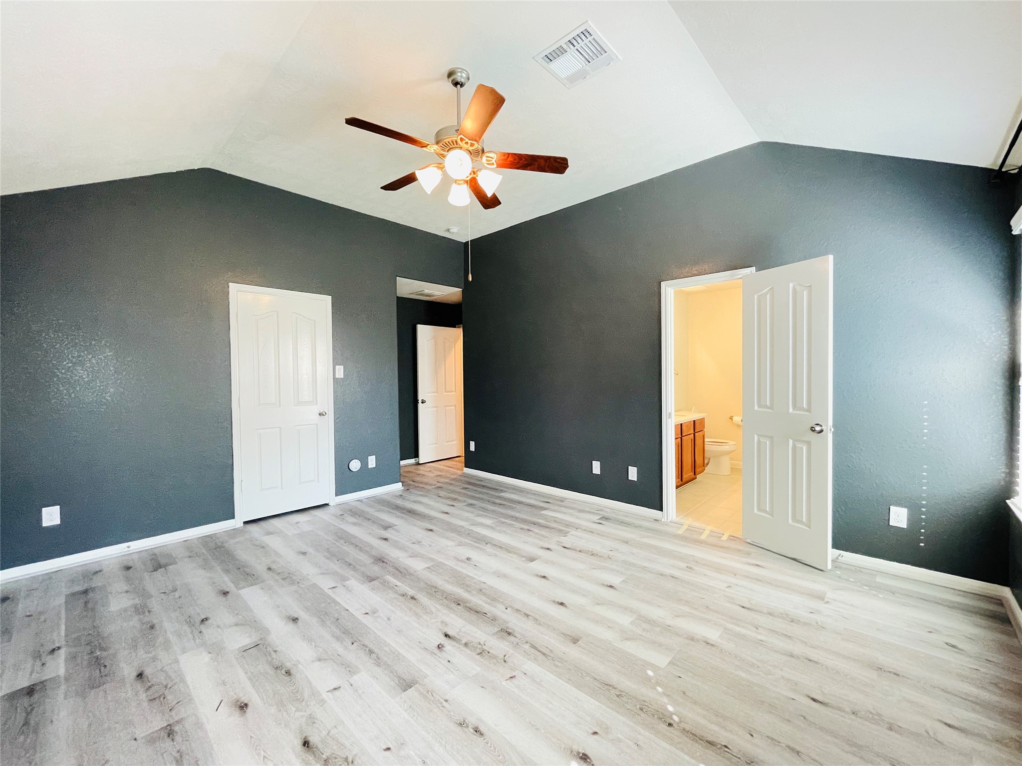 2406 Blue Reef Drive Property Photo 11