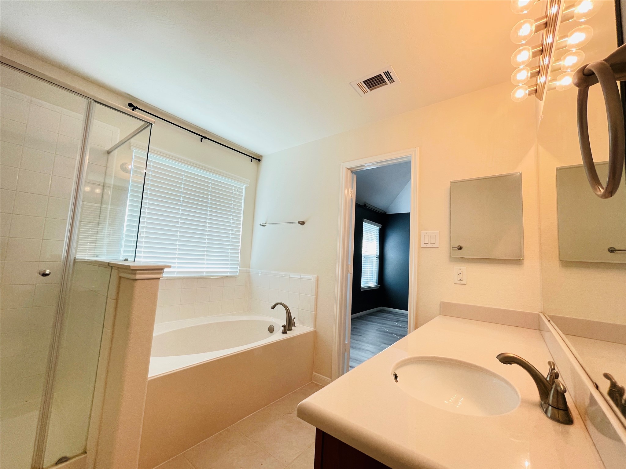 2406 Blue Reef Drive Property Photo 13