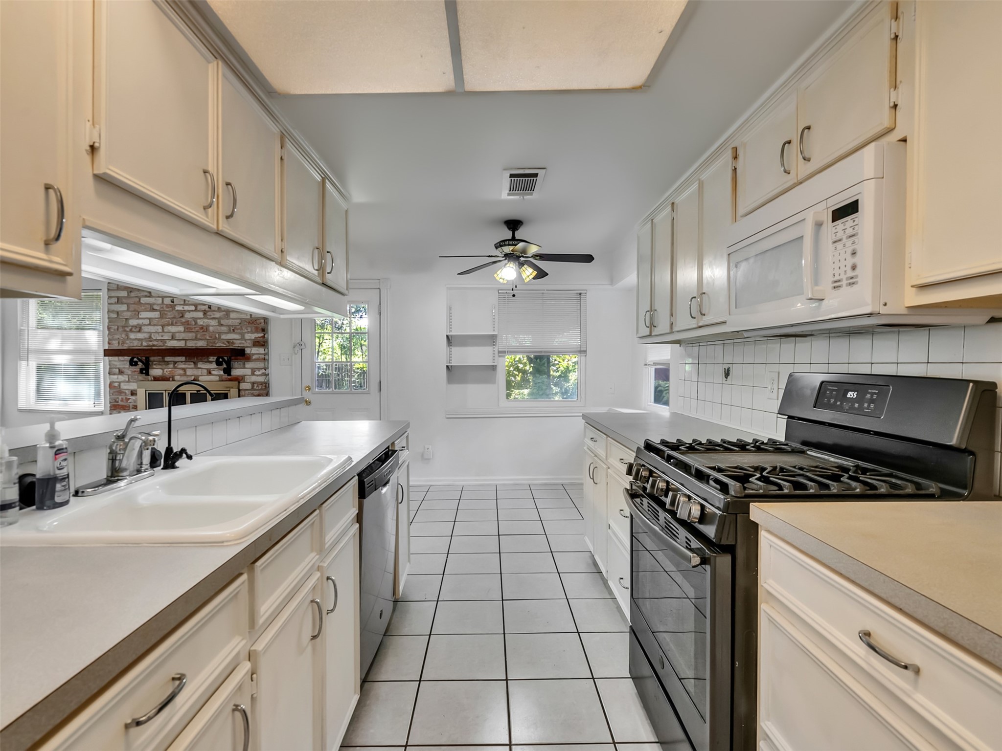 15443 W Willowwind Property Photo 8
