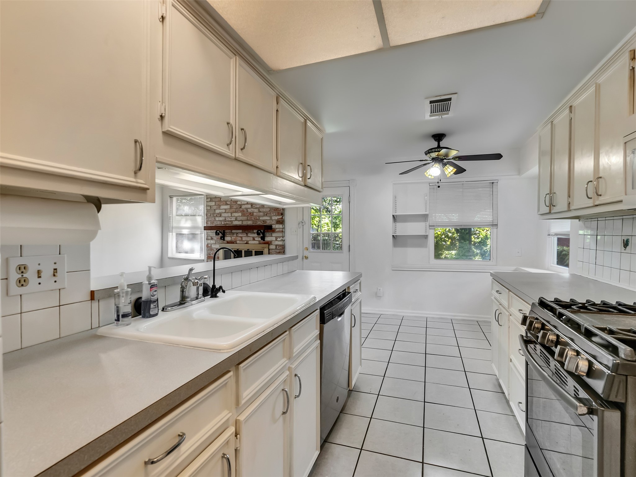 15443 W Willowwind Property Photo 9