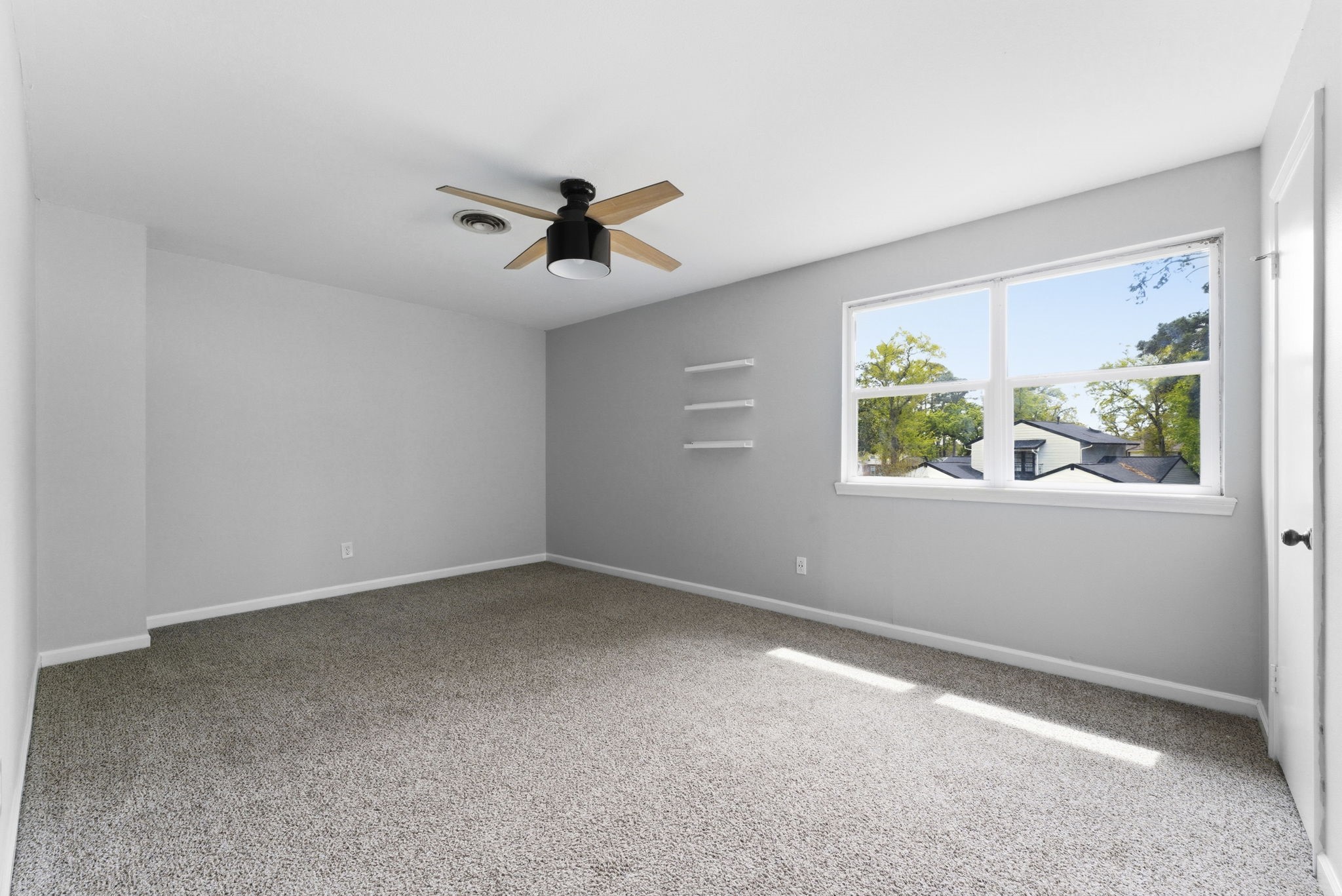 206 W North Hill Drive Property Photo 23