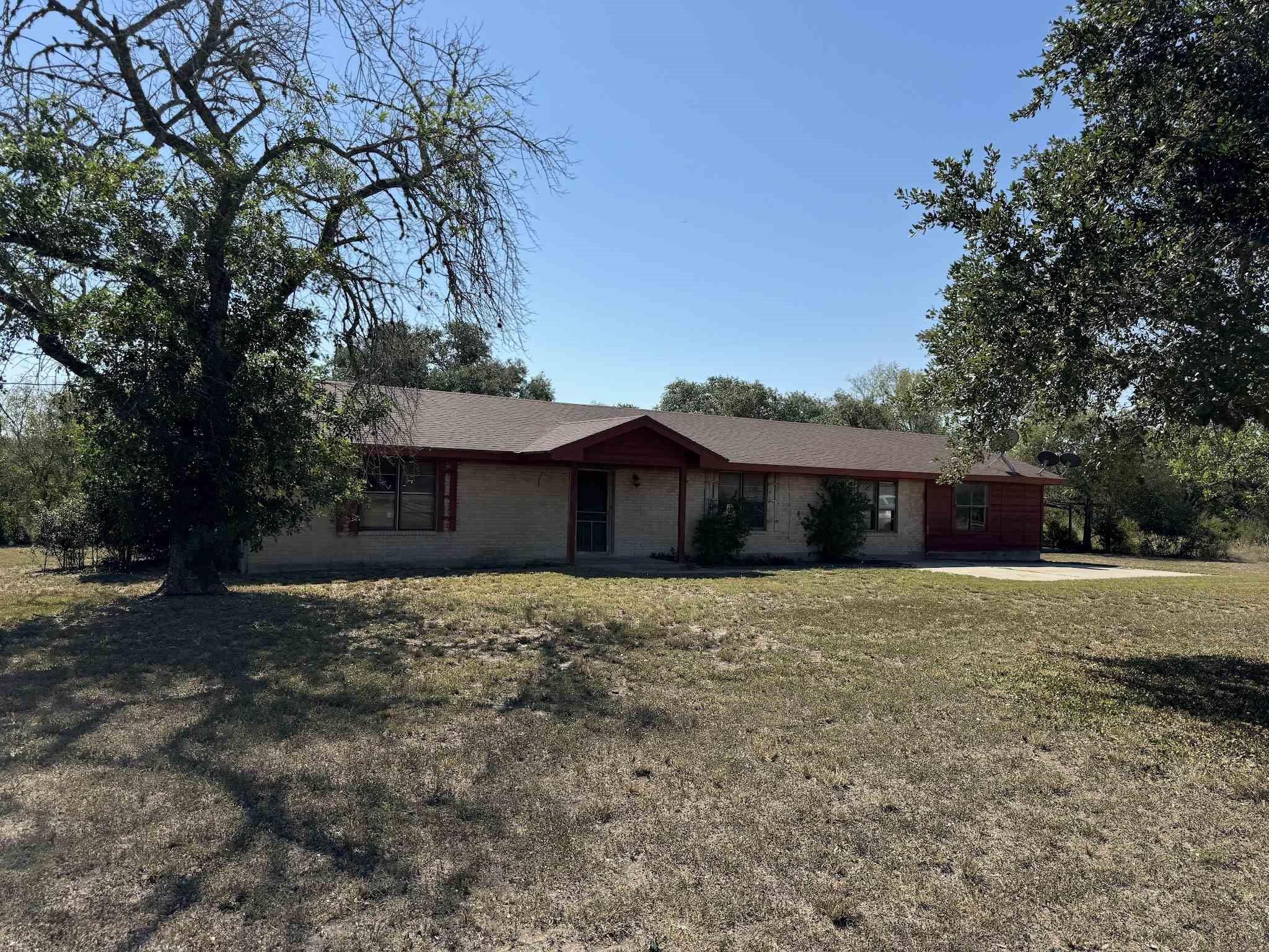 5996 Yucca Trail, Beeville Tx 78102 Property Photo 1