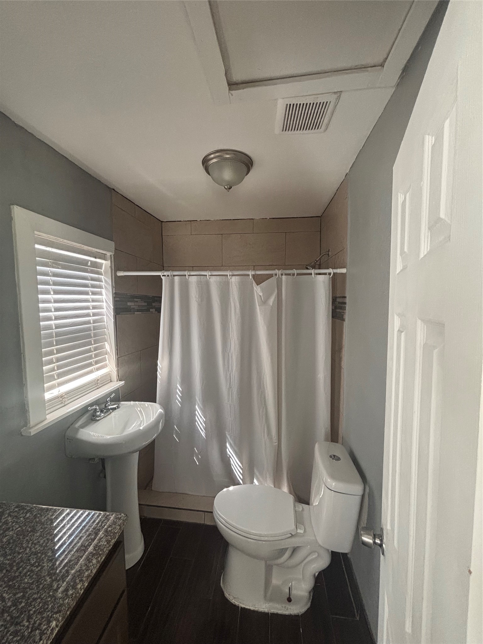 7910 Ford Street Property Photo 6