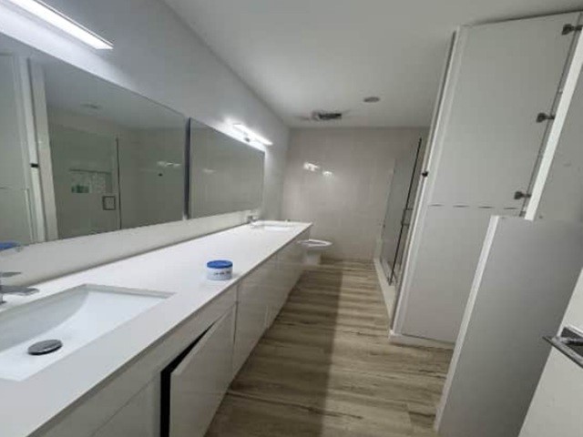 1527 Hickory Street Property Photo 8