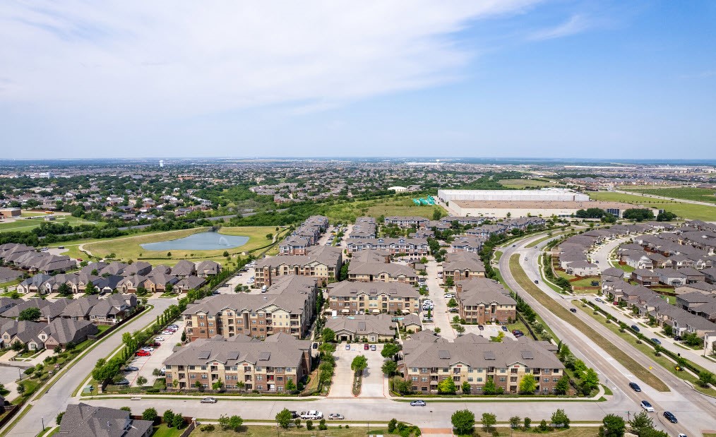 4689-4108 Mustang Parkway Property Photo 15