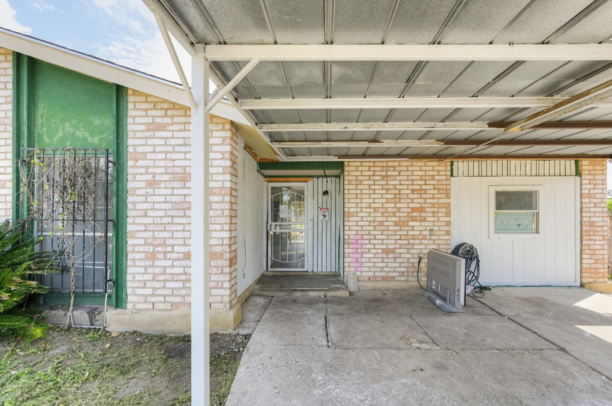 5302 Pirate Cove Property Photo 3
