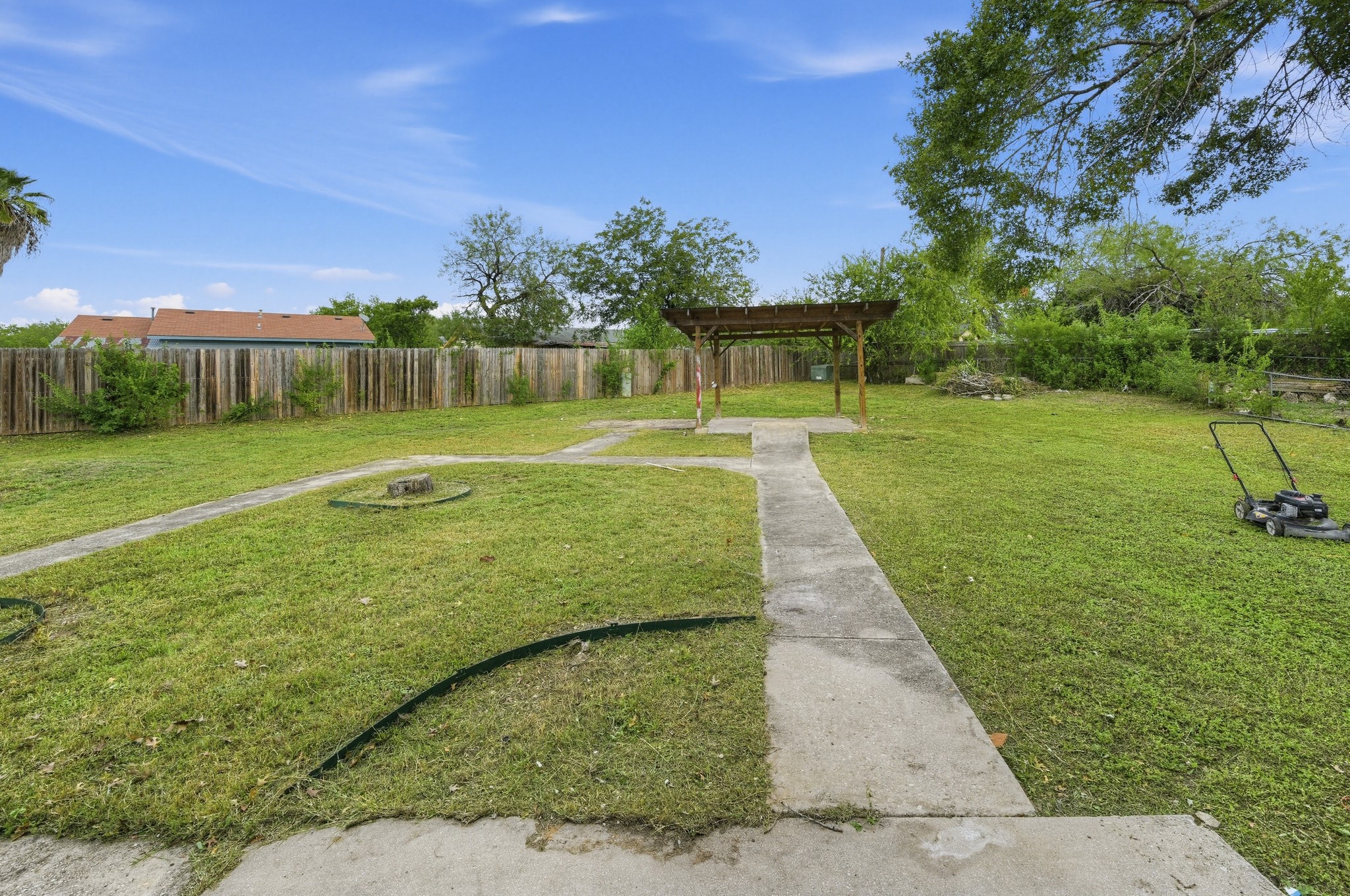 5302 Pirate Cove Property Photo 4