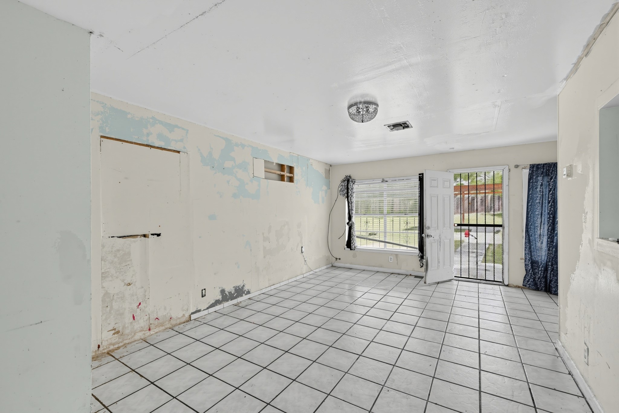 5302 Pirate Cove Property Photo 7