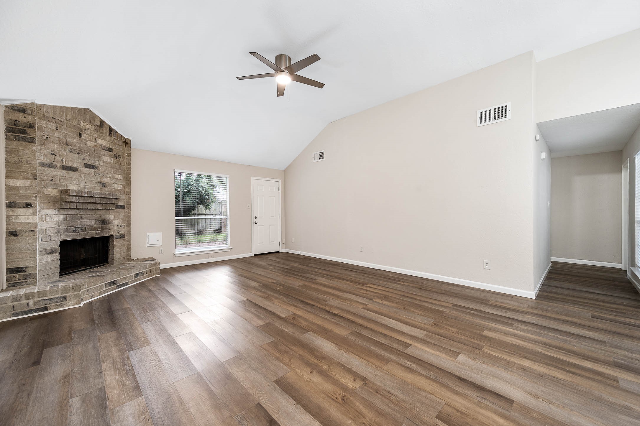 15607 Barbarossa Drive Property Photo 8