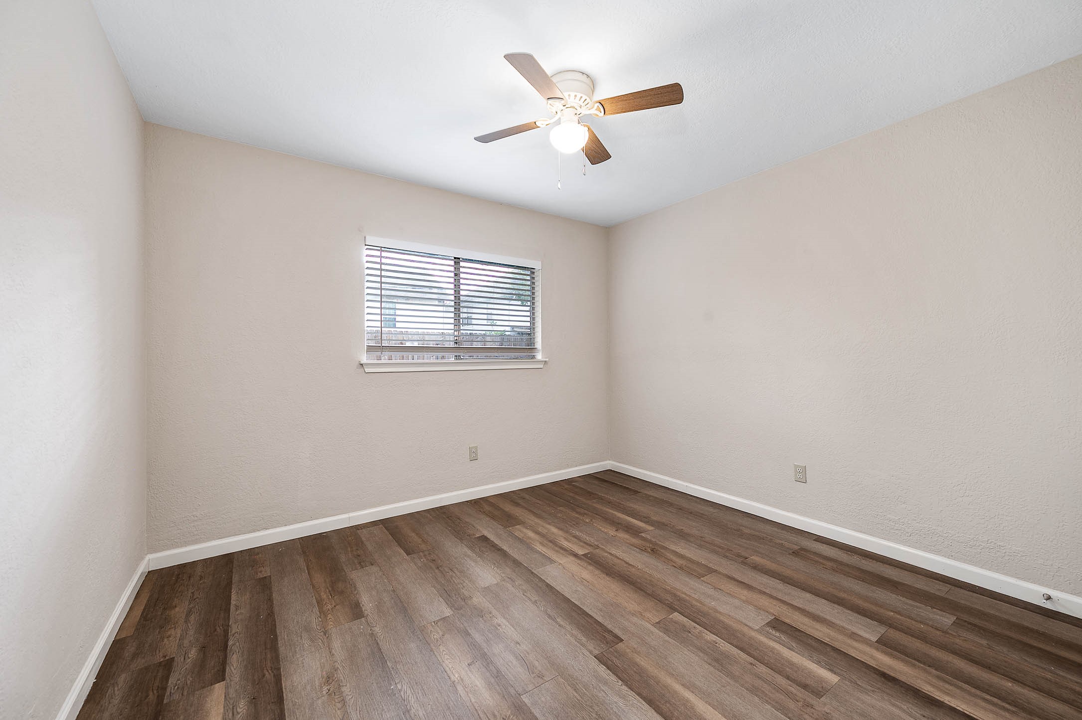 15607 Barbarossa Drive Property Photo 17