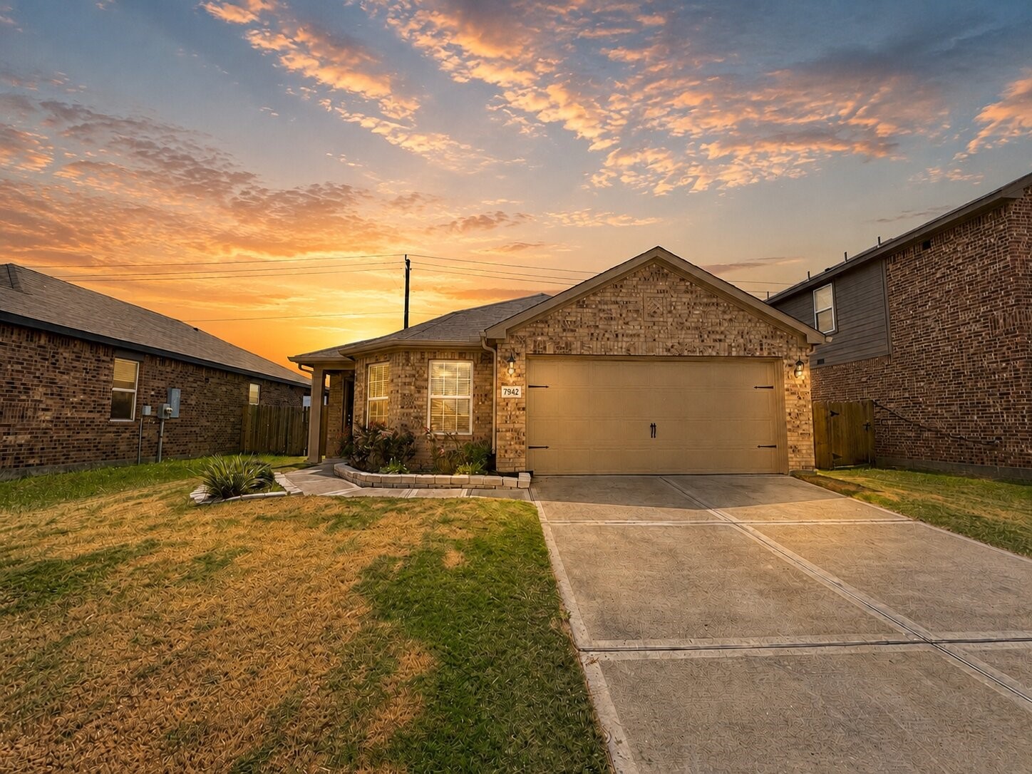 7942 Vacek Meadows Loop Property Photo 1