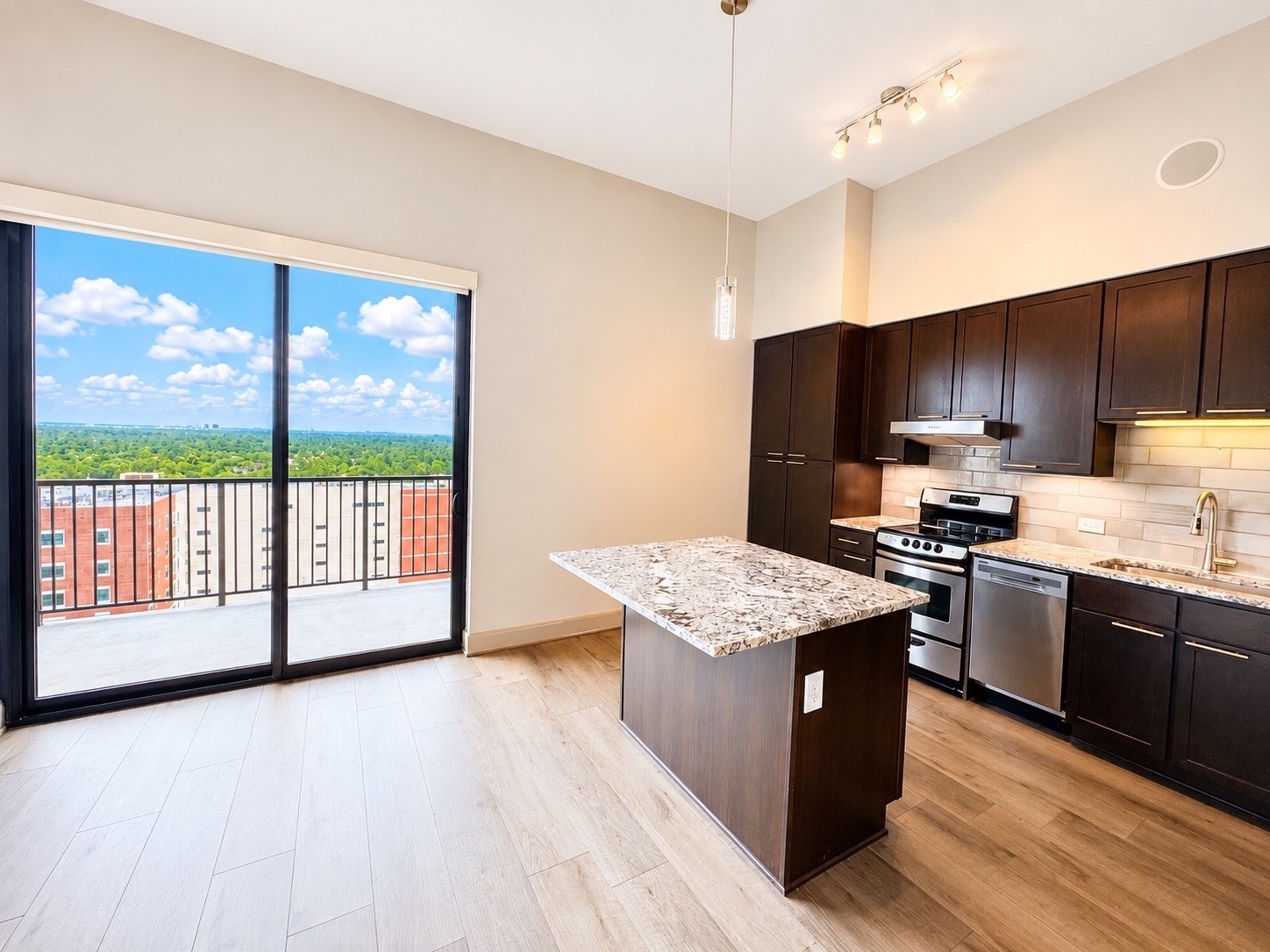 9787 Katy Freeway 1508 Property Photo 2