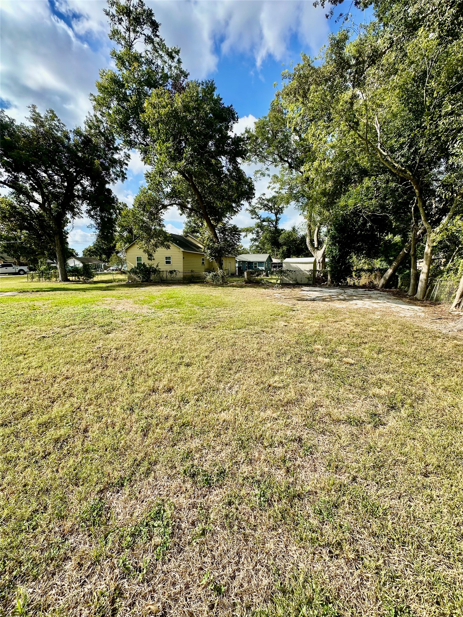 400 Old Angleton Road Property Photo 8