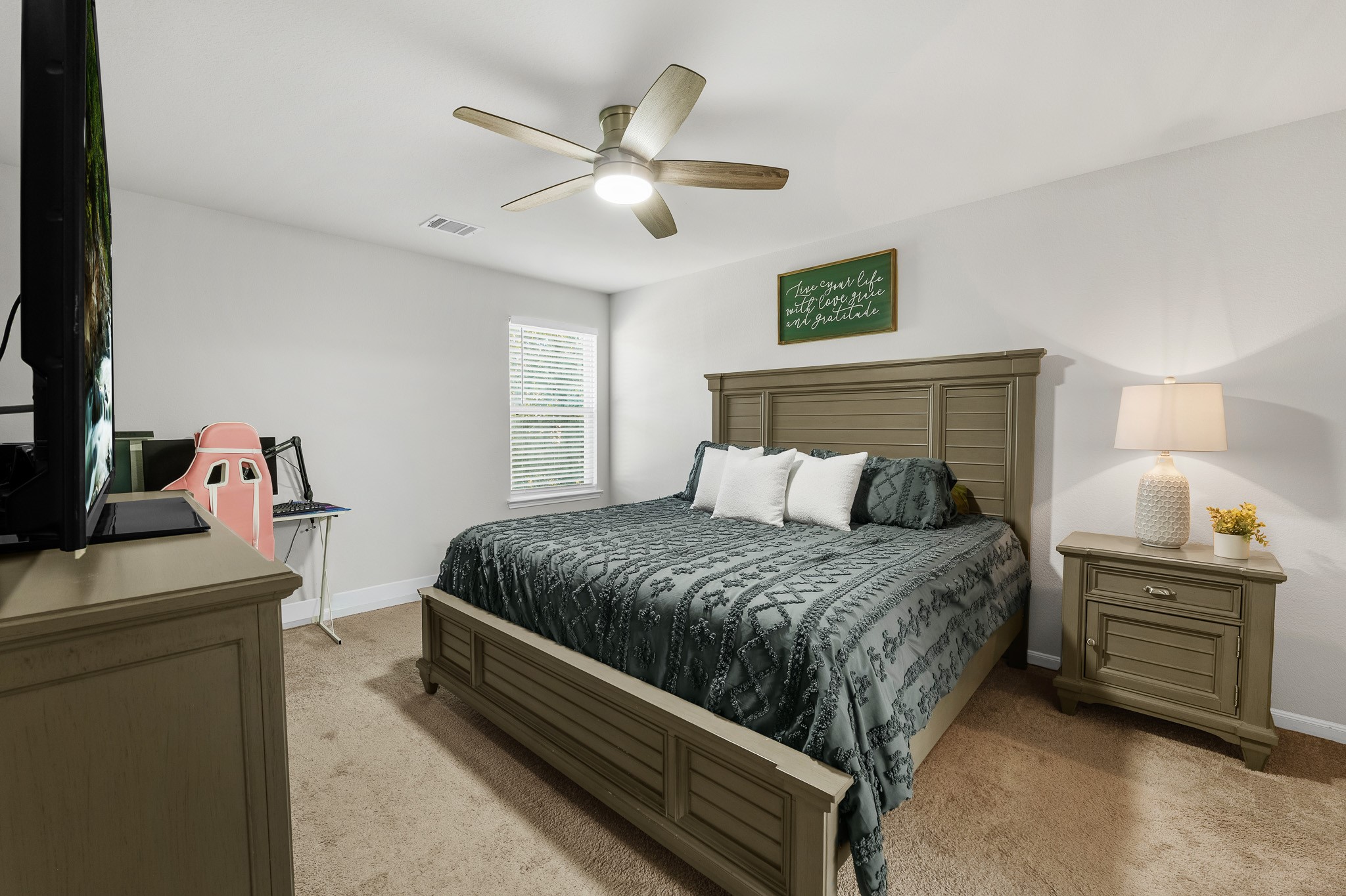 3031 Apache Street Property Photo 8