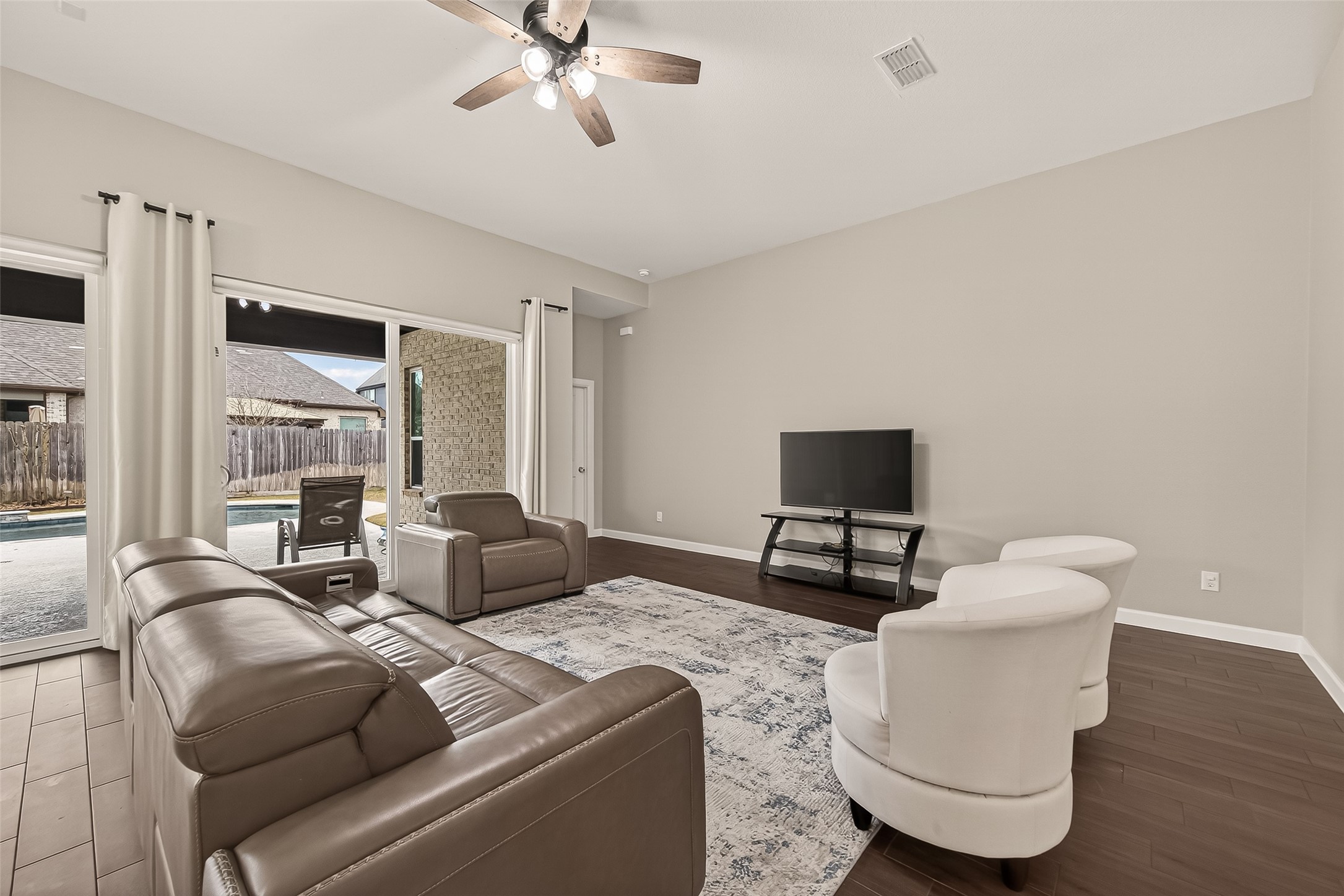 2706 Ripe Amber Cup Court Property Photo 7