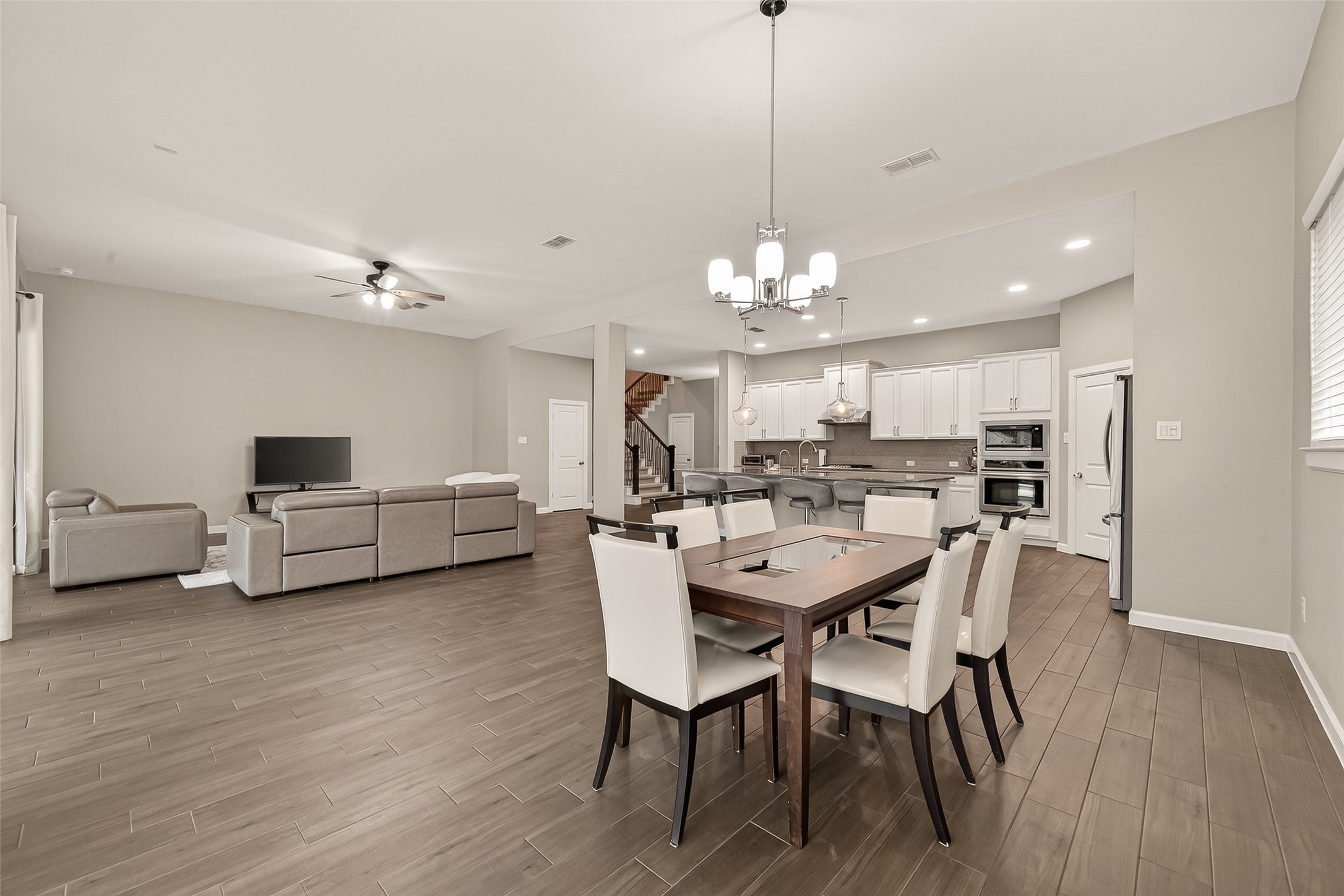 2706 Ripe Amber Cup Court Property Photo 10