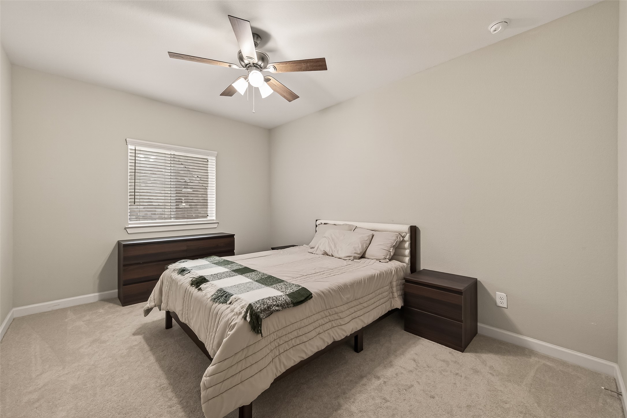 2706 Ripe Amber Cup Court Property Photo 30