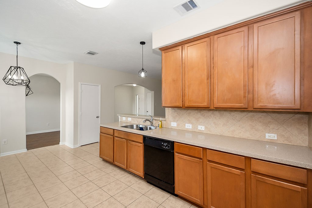 1014 Vernage Road Property Photo 8