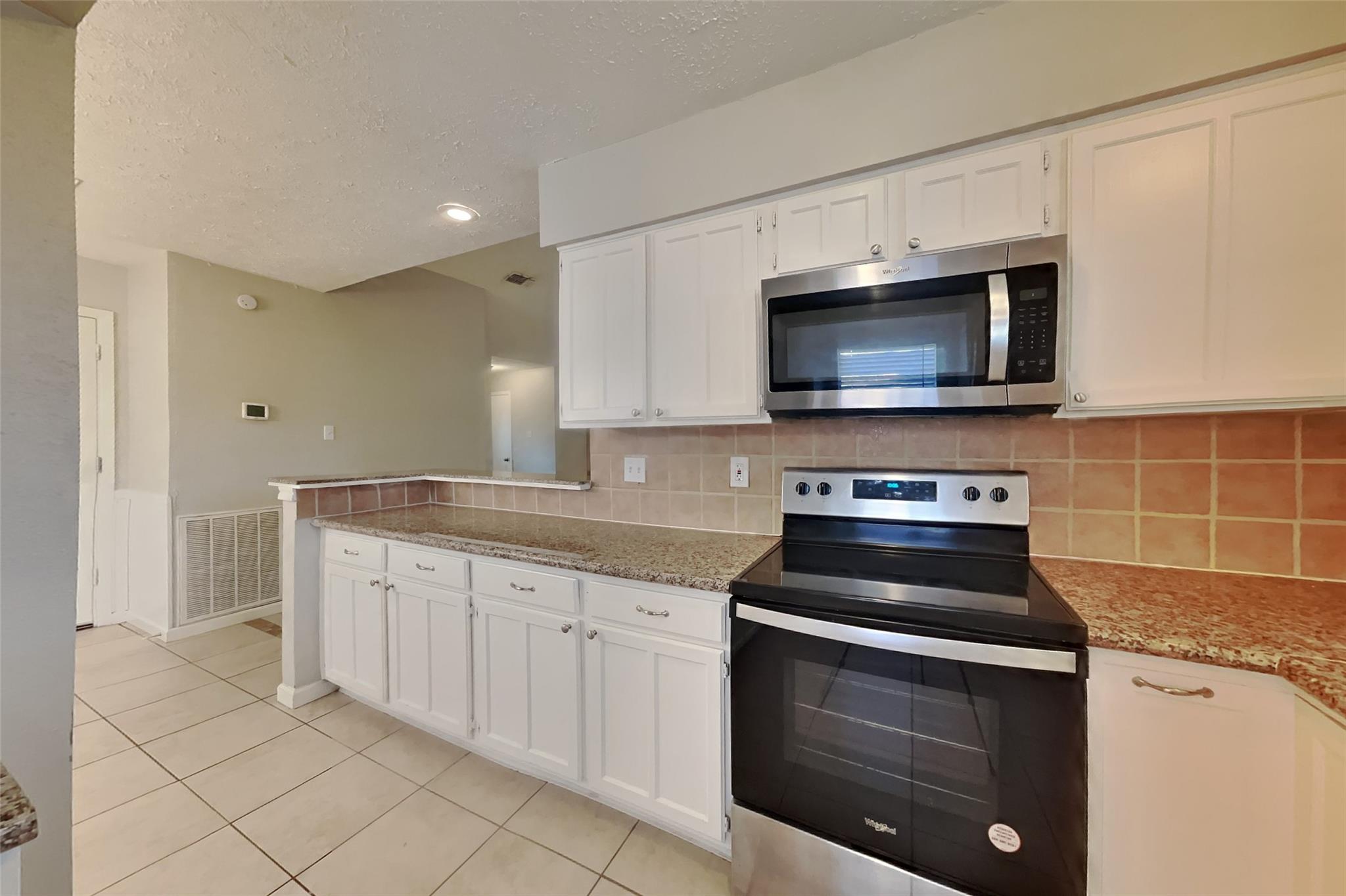 16731 Pebbleglen Drive Property Photo 4
