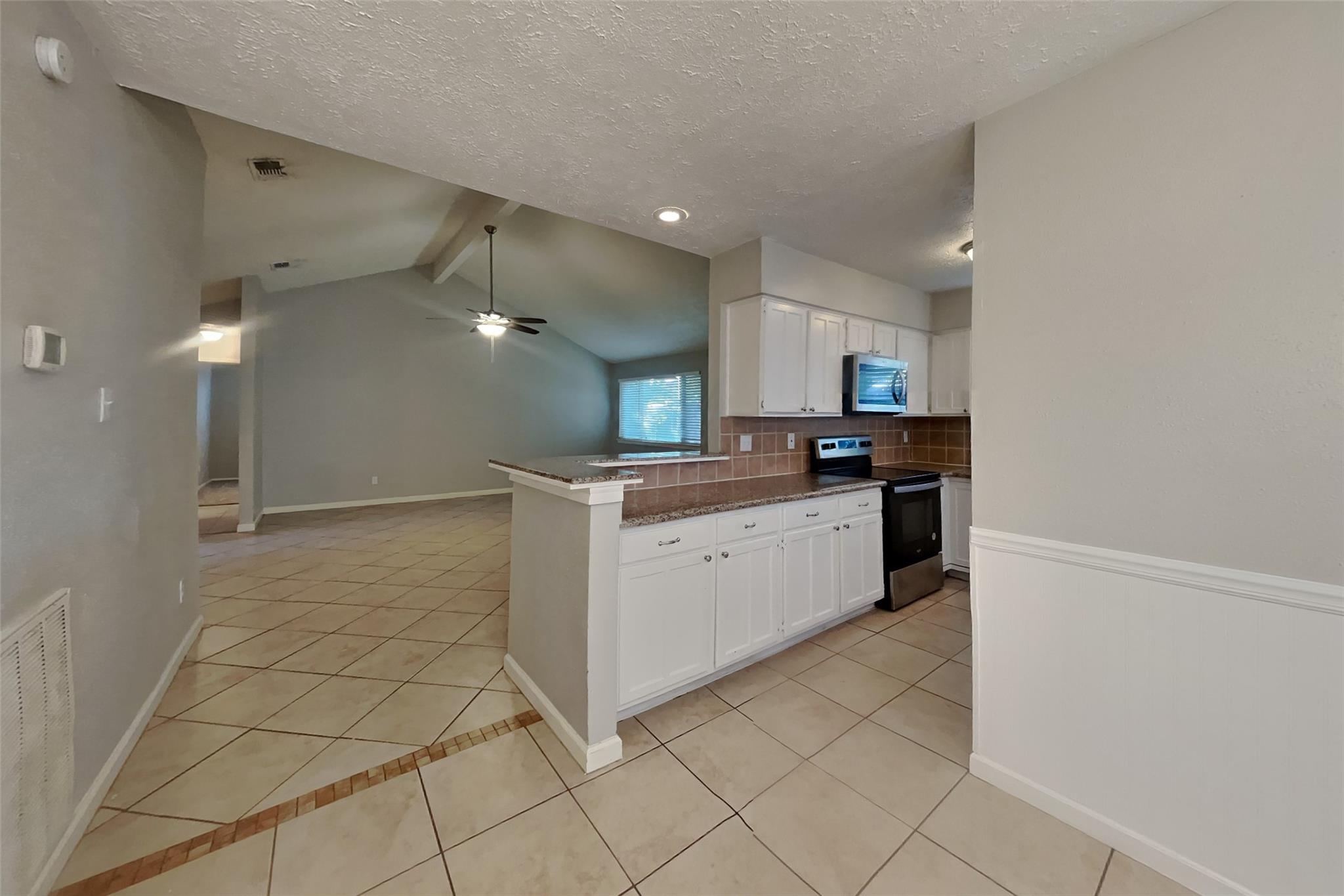 16731 Pebbleglen Drive Property Photo 7