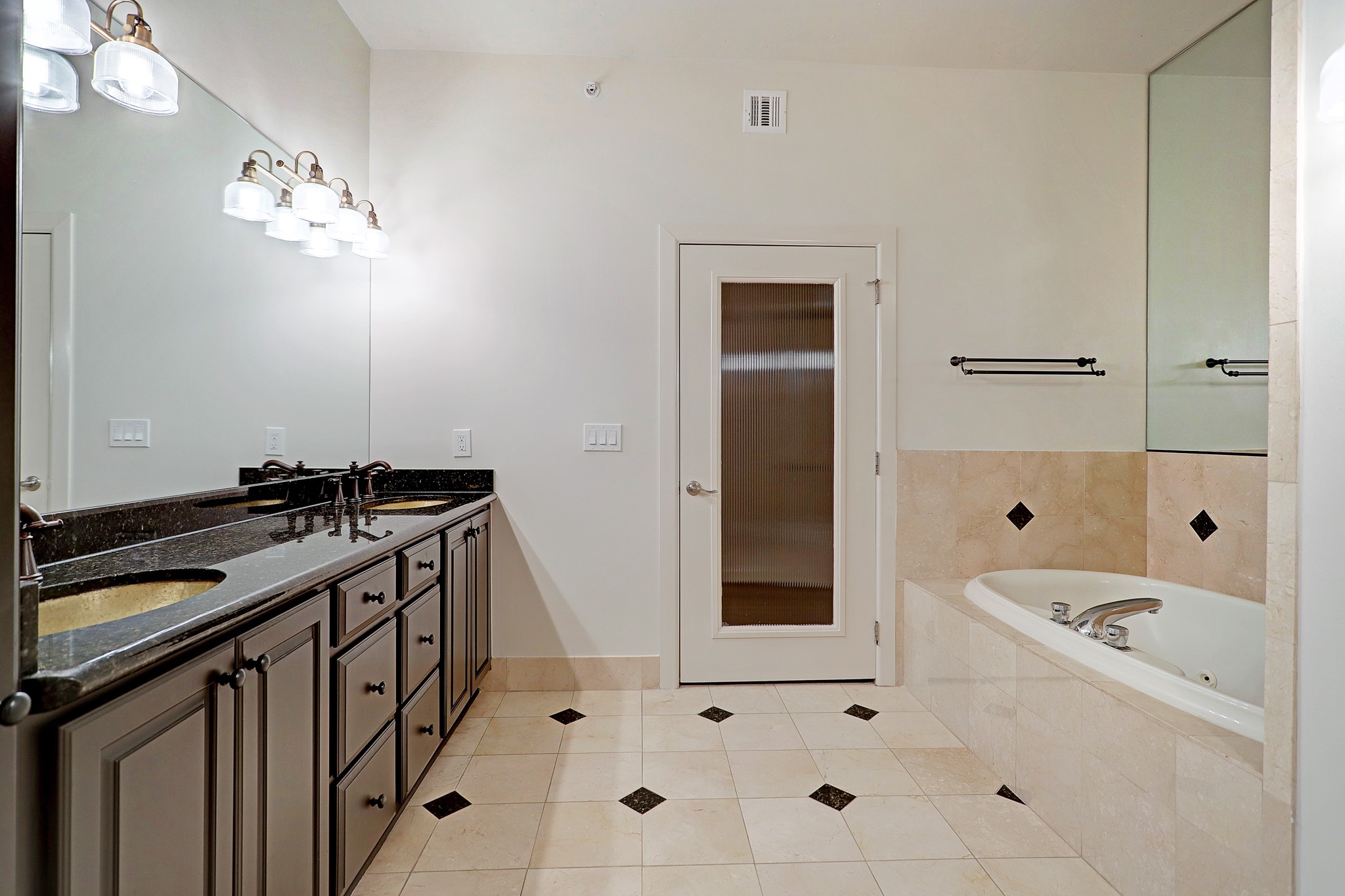 1005 S Shepherd Drive 803 Property Photo 22