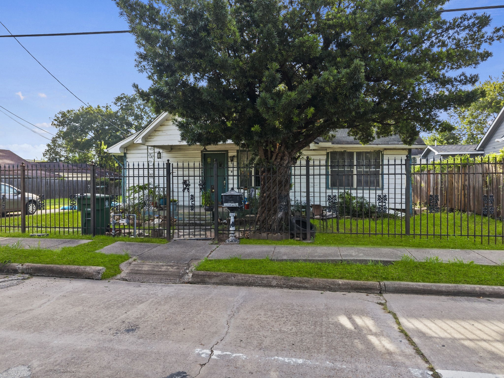 5604 Elysian Street Property Photo 2