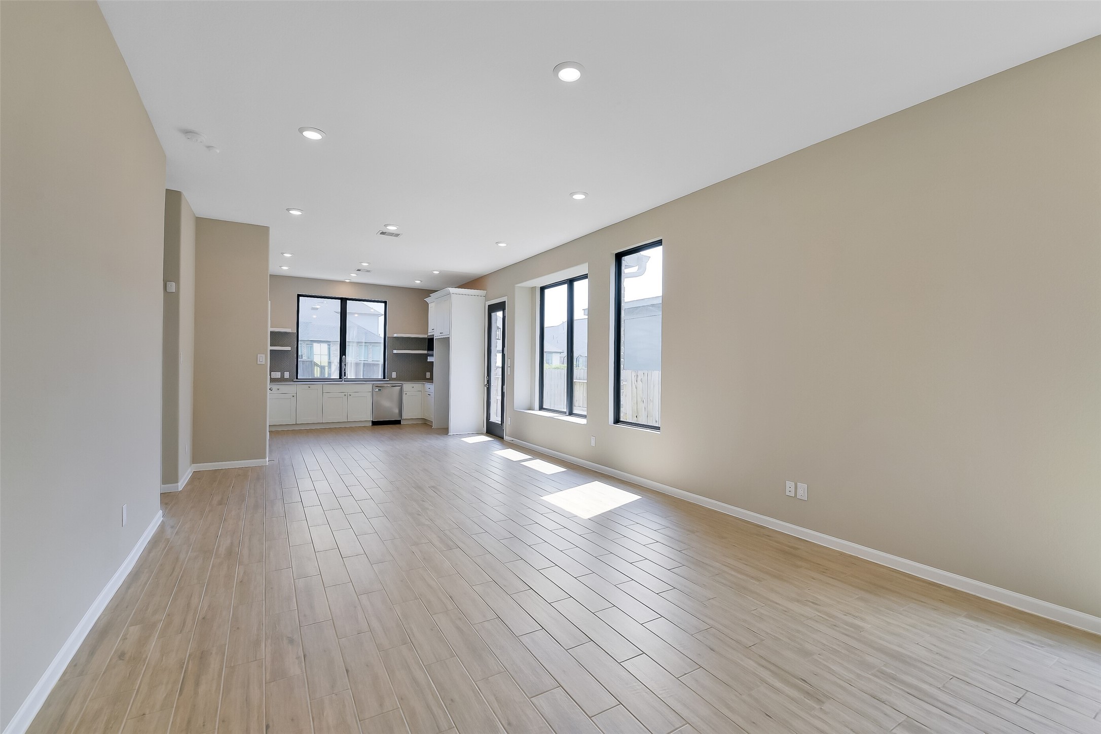 1439 Northwood Bluff Lane Property Photo 6