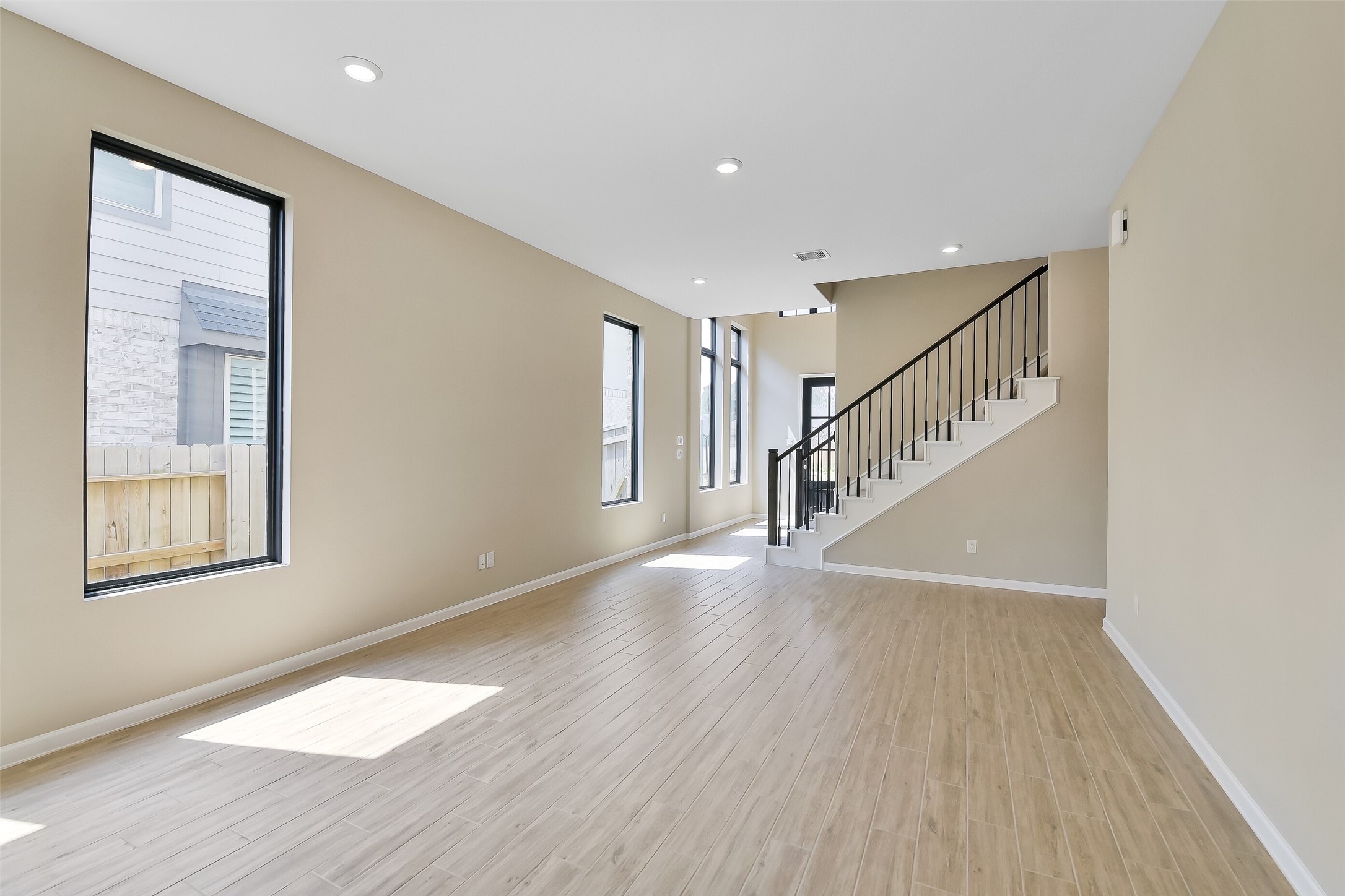 1439 Northwood Bluff Lane Property Photo 7