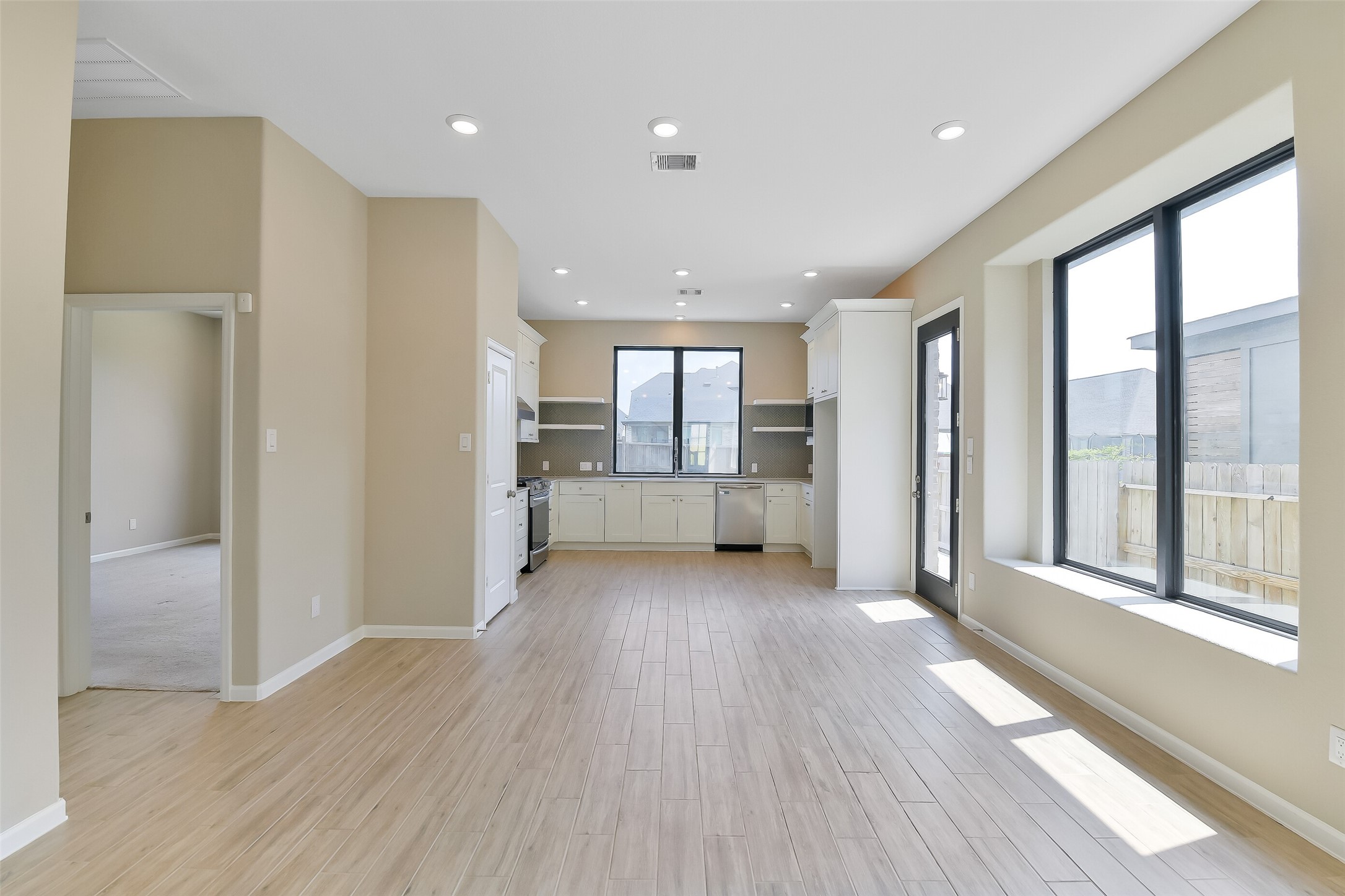 1439 Northwood Bluff Lane Property Photo 8