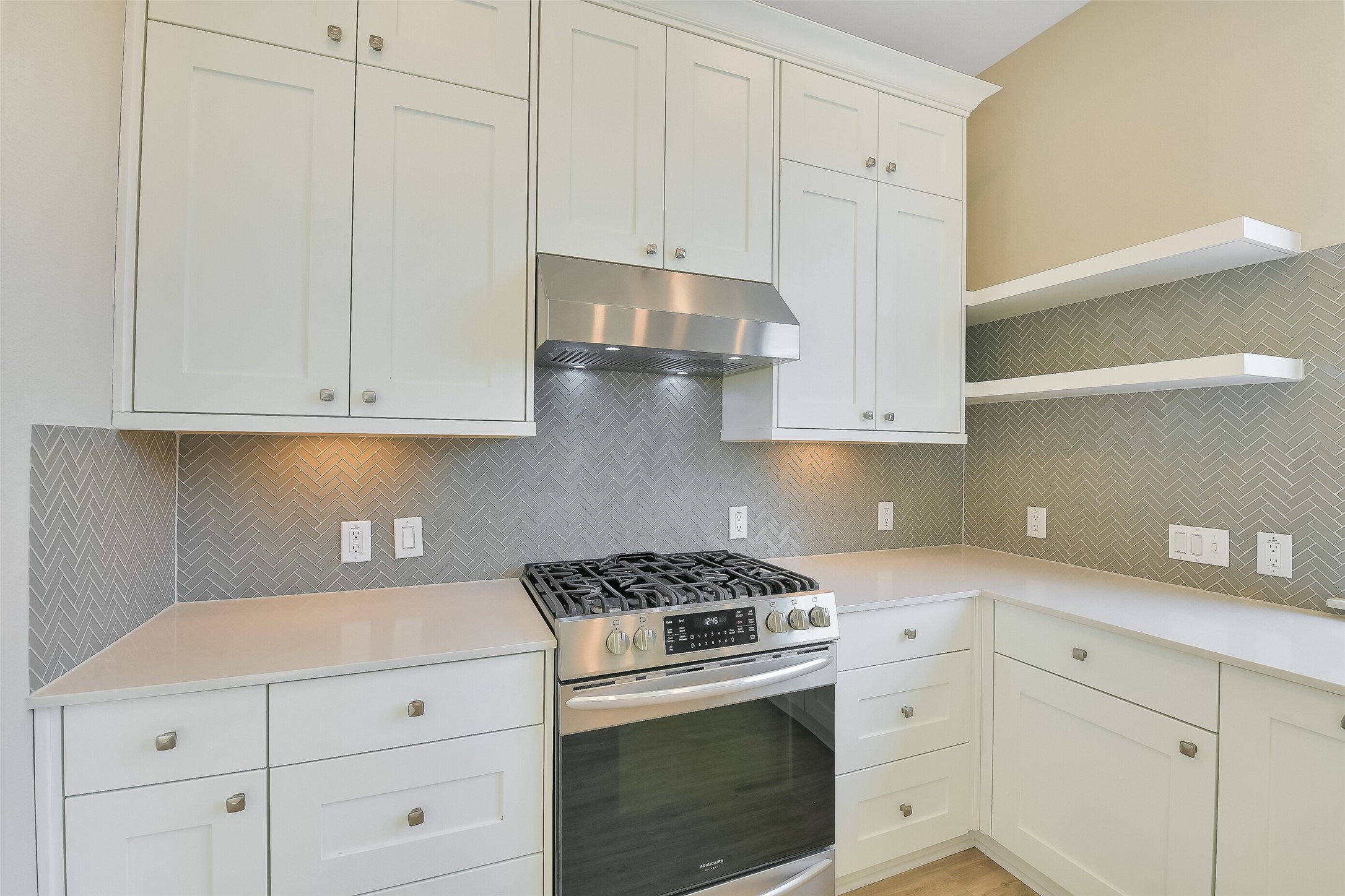 1439 Northwood Bluff Lane Property Photo 11