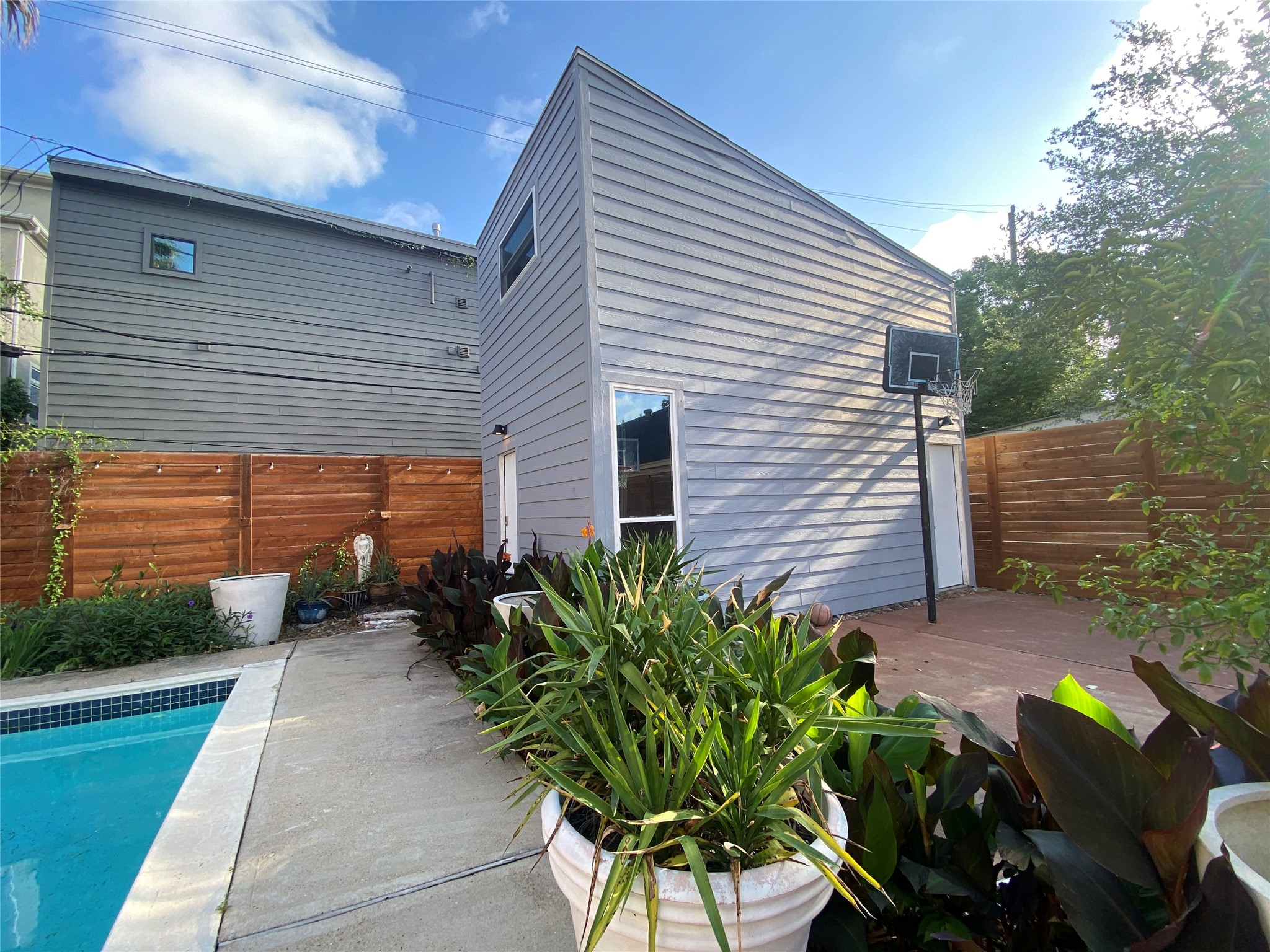 1964 Norfolk Street Property Photo 17