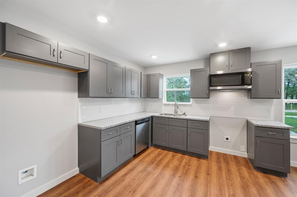 7804 Crestview Drive B Property Photo 1