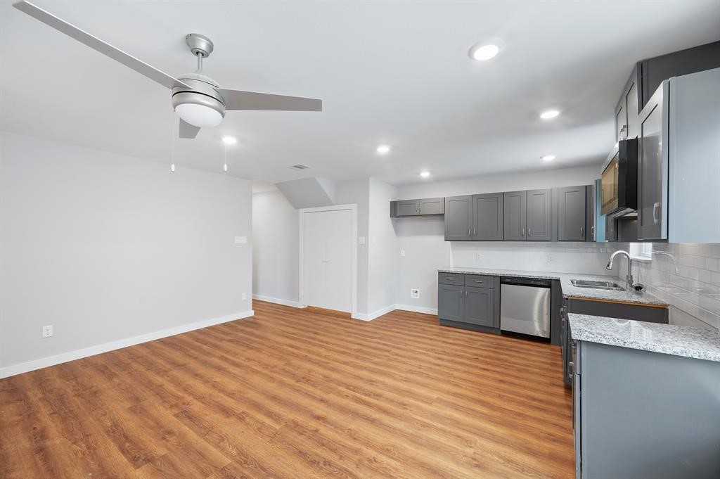 7804 Crestview Drive B Property Photo 3