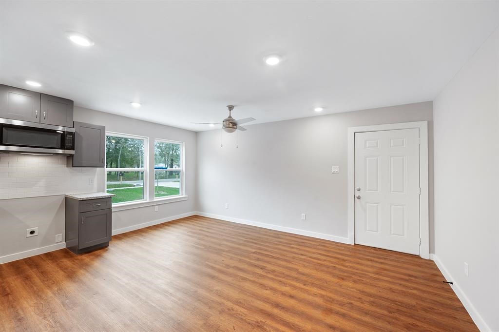 7804 Crestview Drive B Property Photo 4