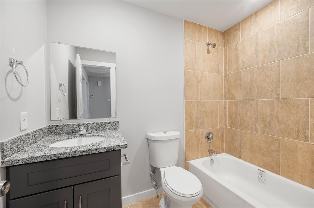 7804 Crestview Drive B Property Photo 12