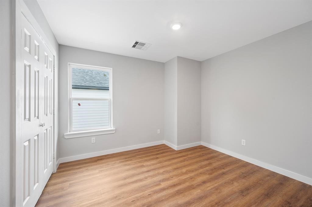 7804 Crestview Drive B Property Photo 13