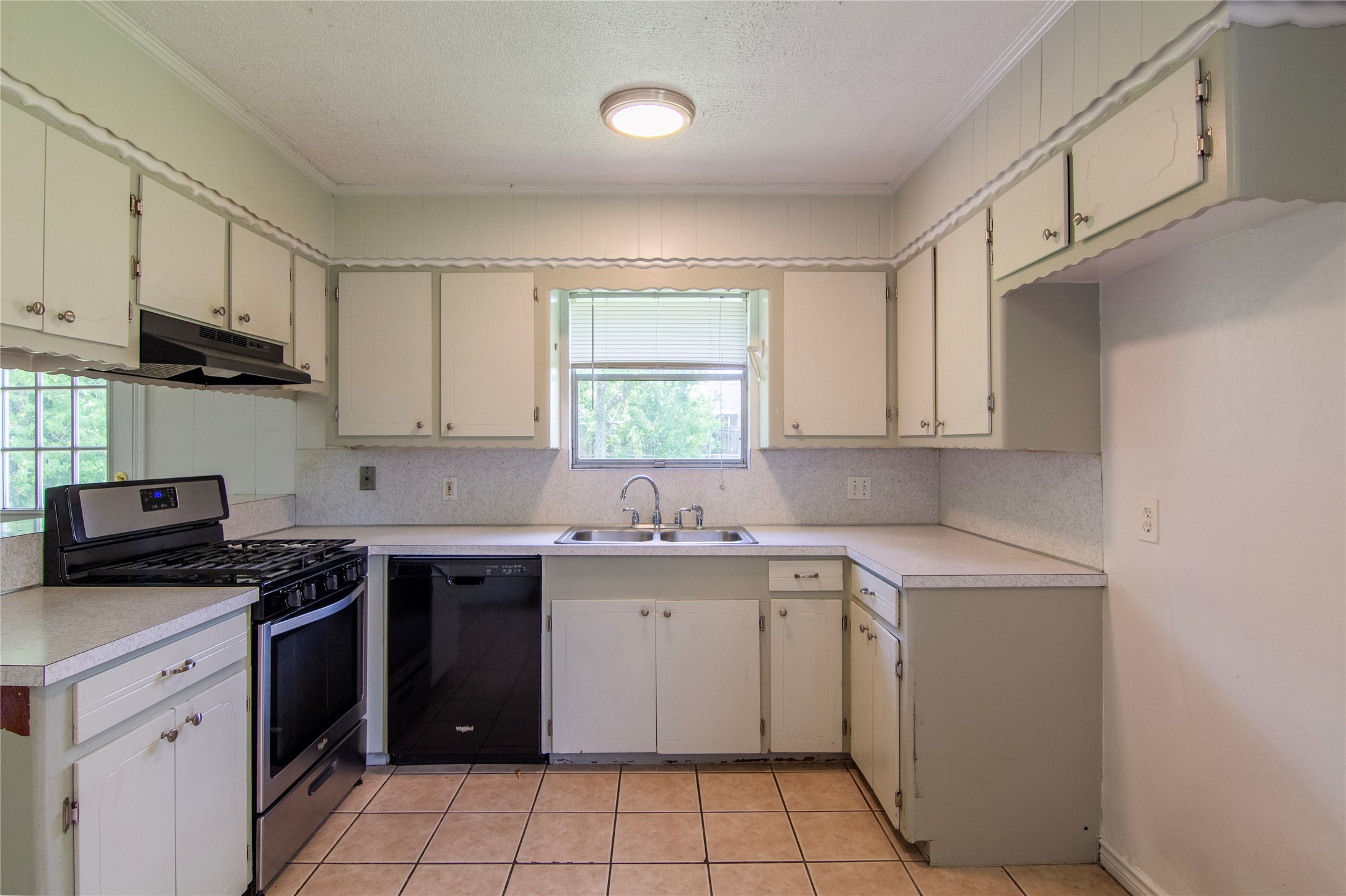 820 Midas Lane Property Photo 8