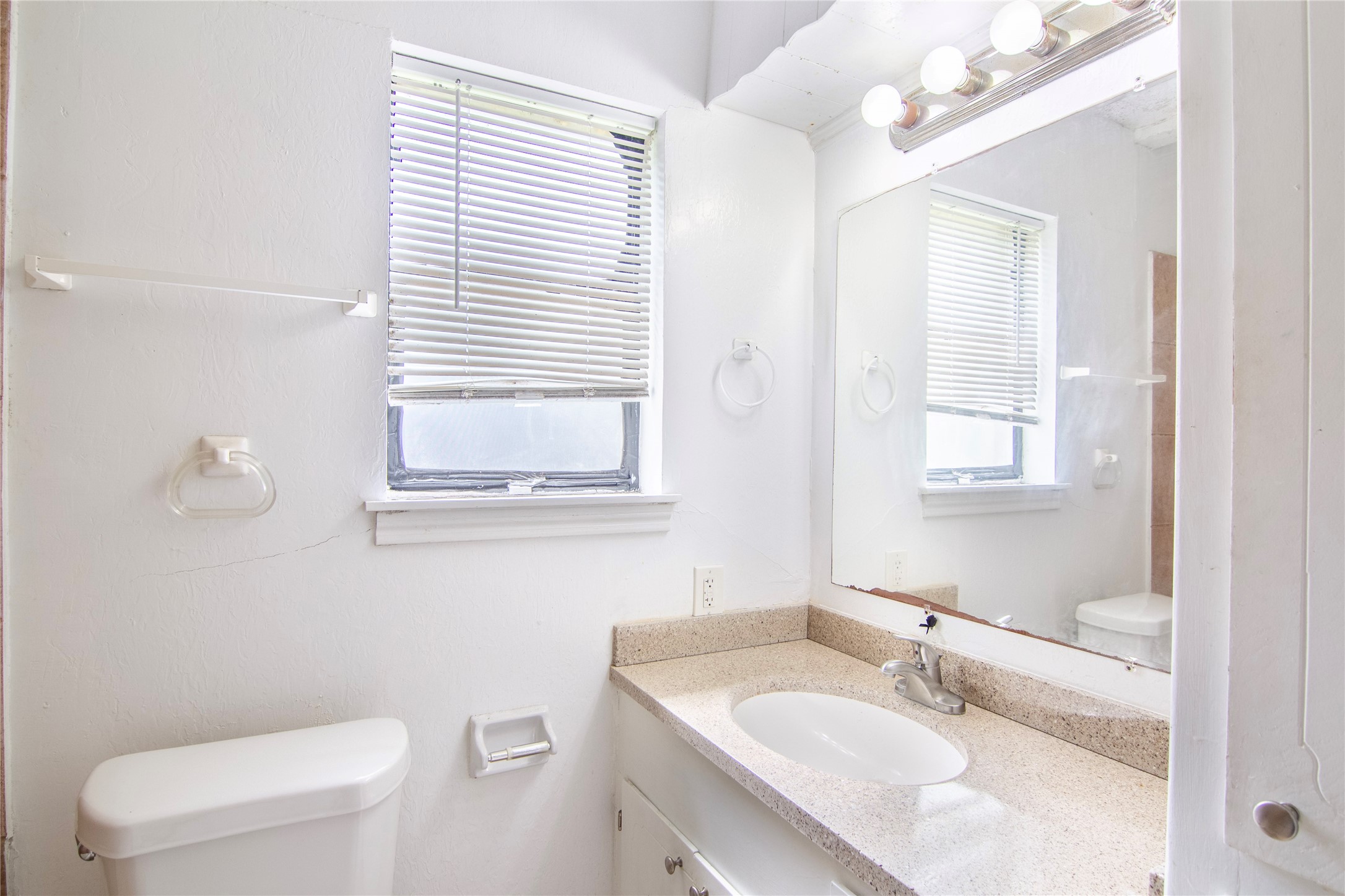 820 Midas Lane Property Photo 16