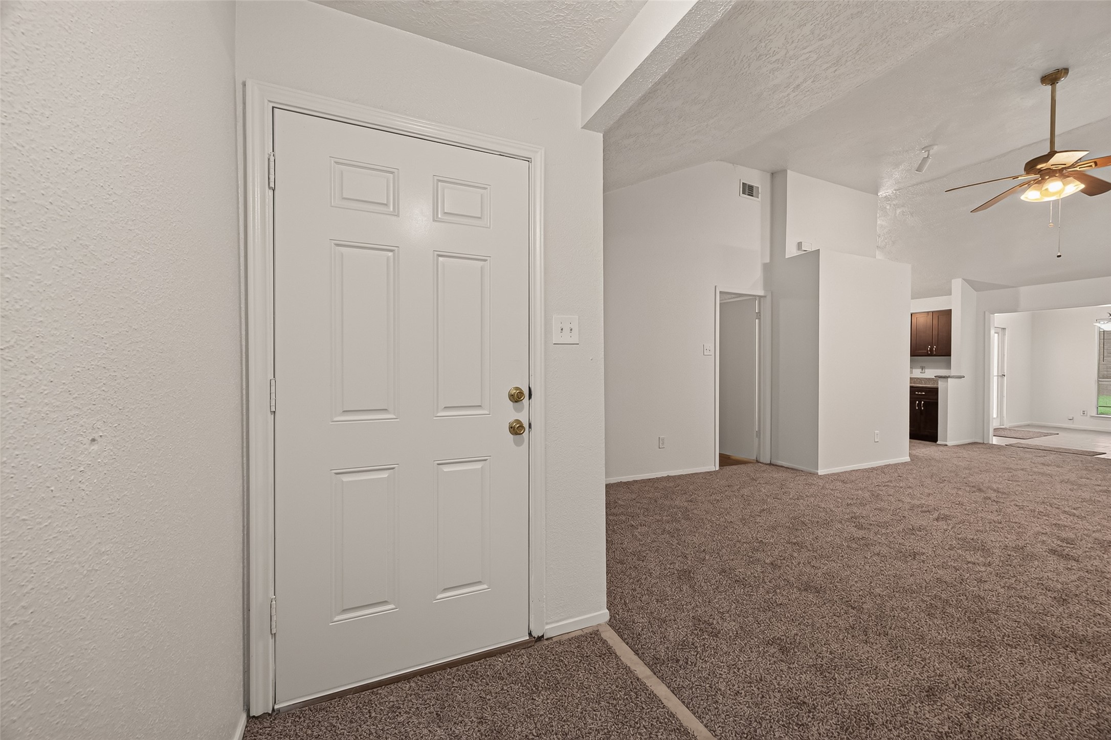 2714 S Brompton Drive Property Photo 6