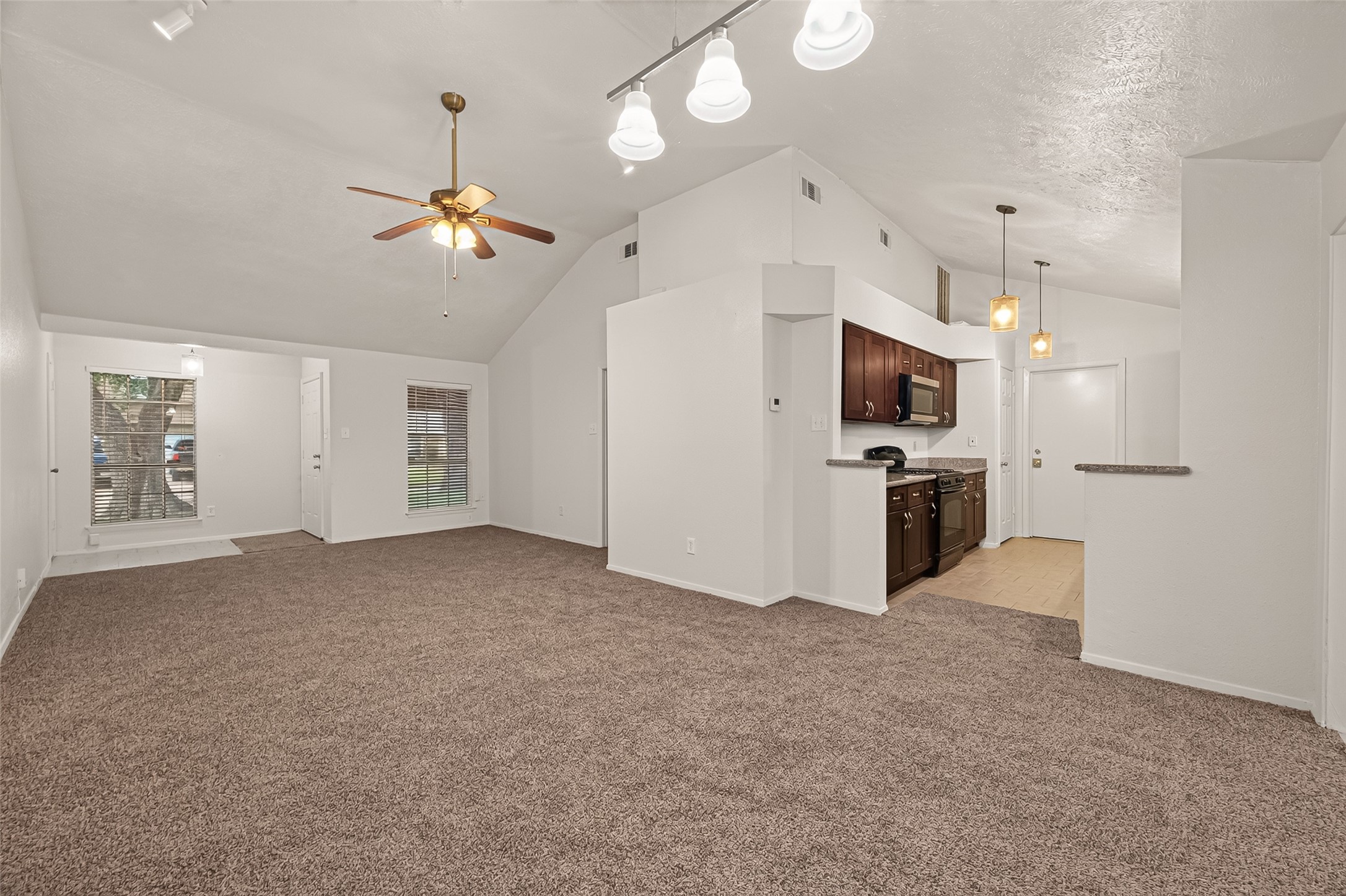 2714 S Brompton Drive Property Photo 8