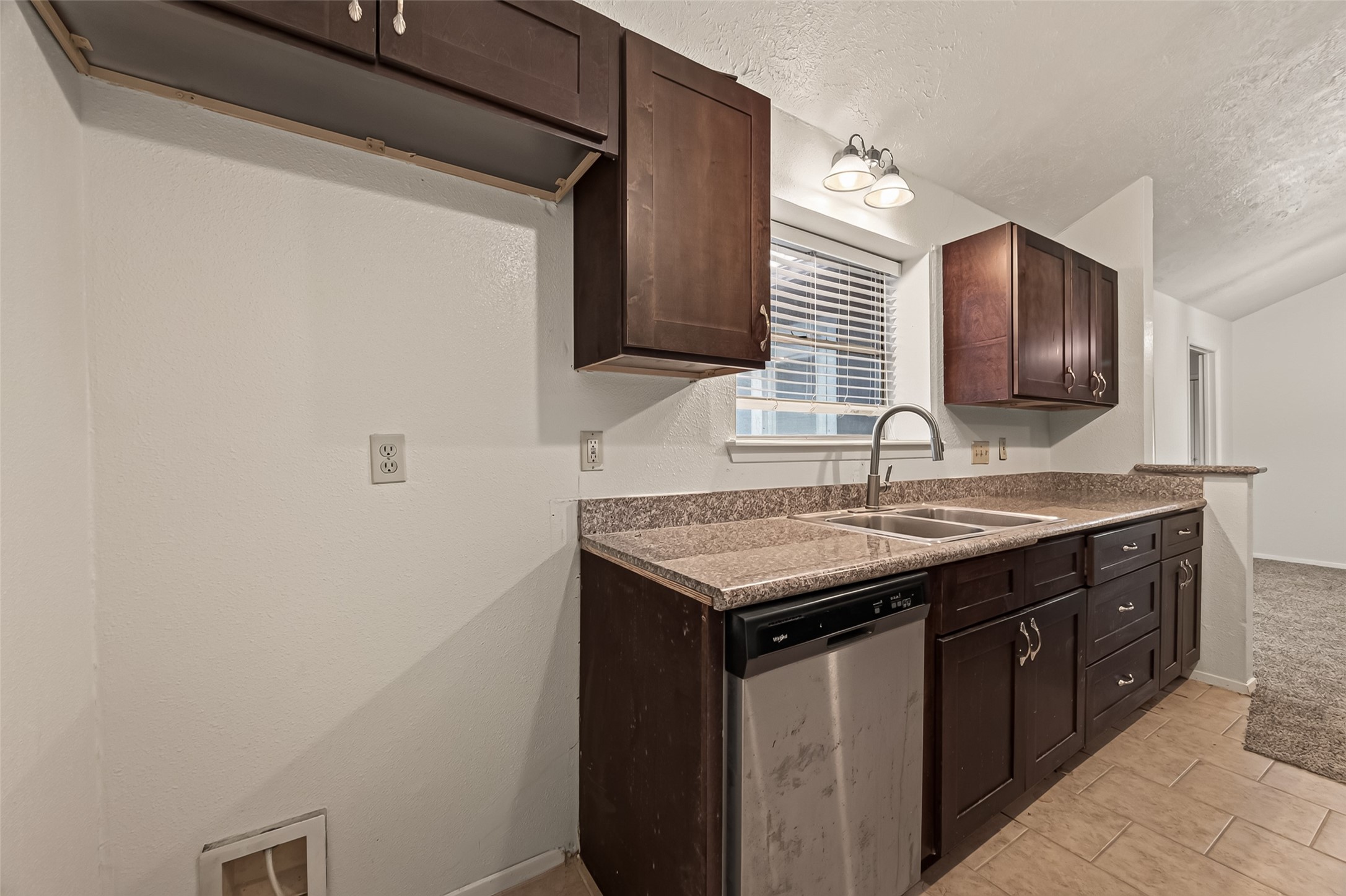 2714 S Brompton Drive Property Photo 19