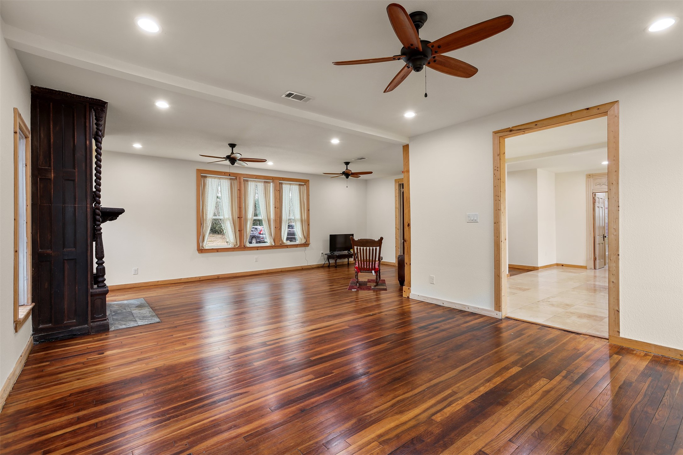 9009 Lazy Lane Property Photo 11