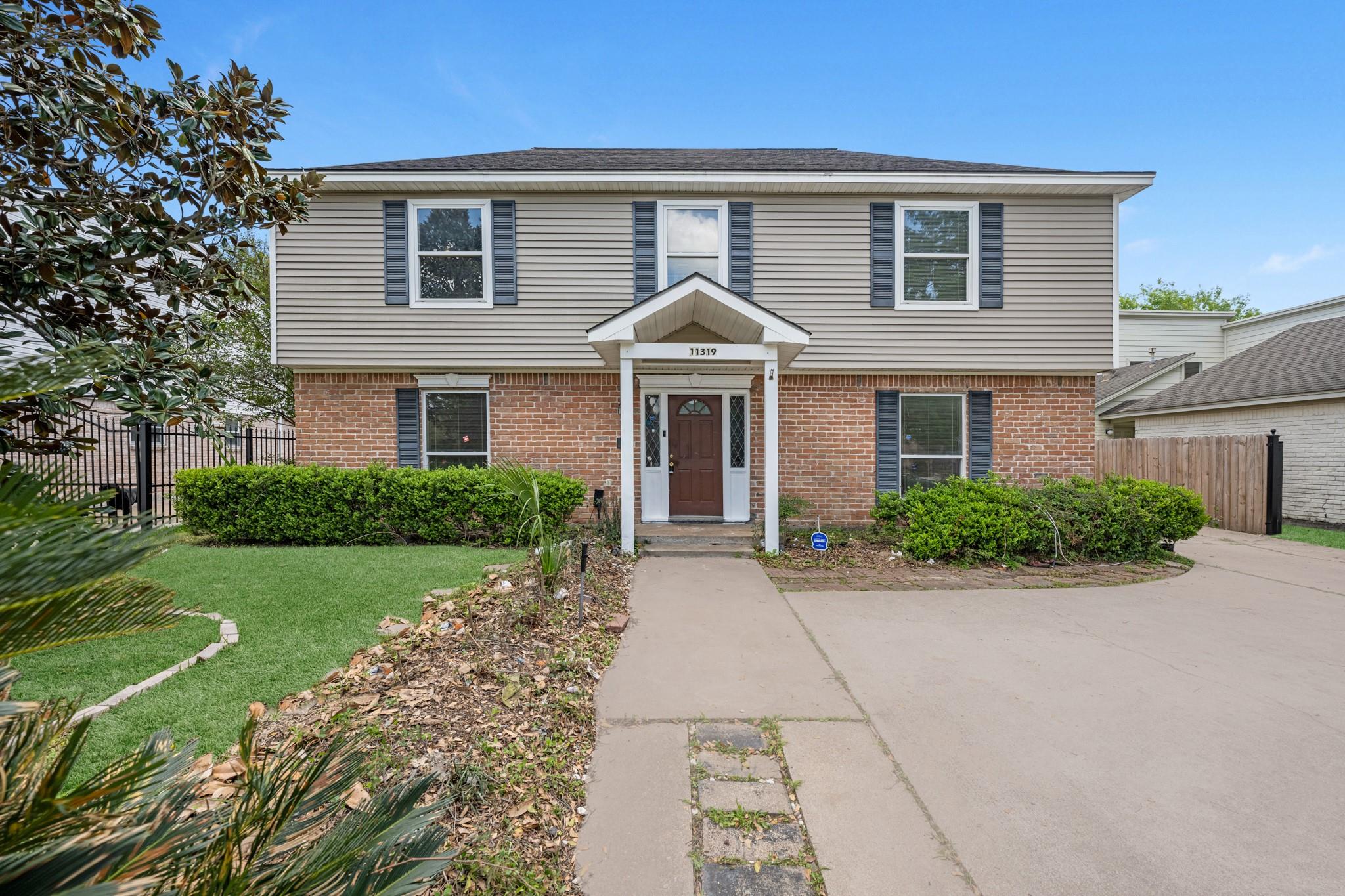 11319 Briar Forest Drive Property Photo 3