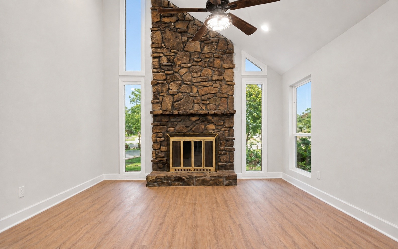 9915 Baronshire Round Property Photo 12