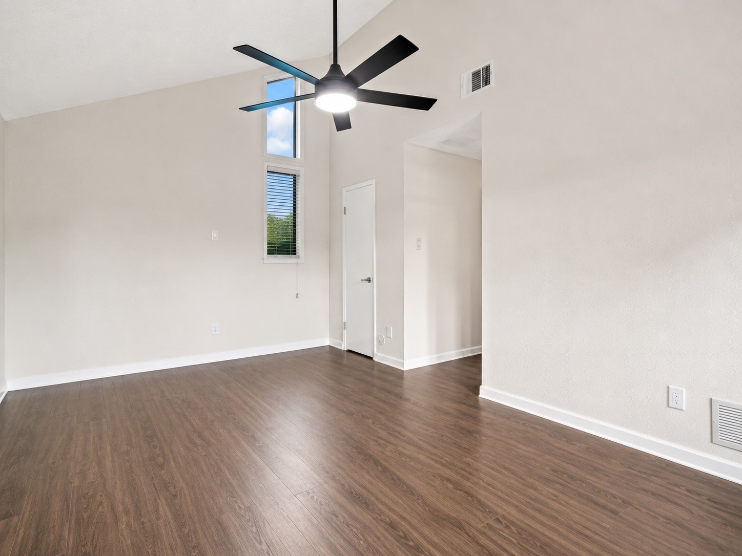 9915 Baronshire Round Property Photo 33