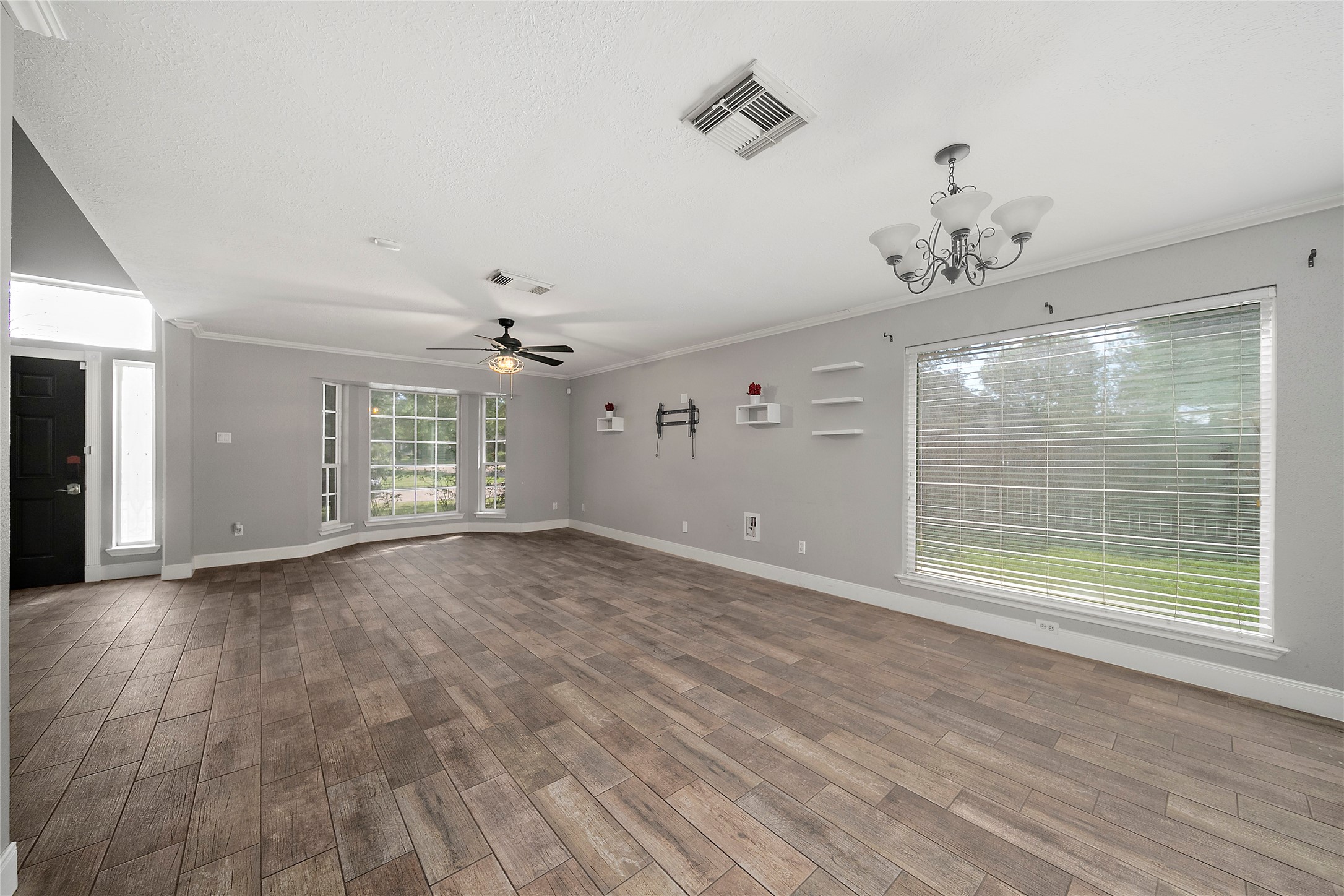 1801 Palo Duro Street Property Photo 3