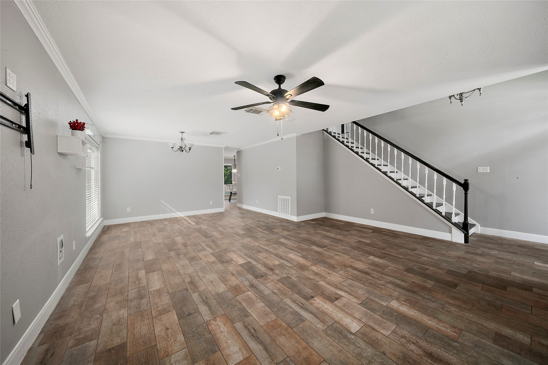 1801 Palo Duro Street Property Photo 5