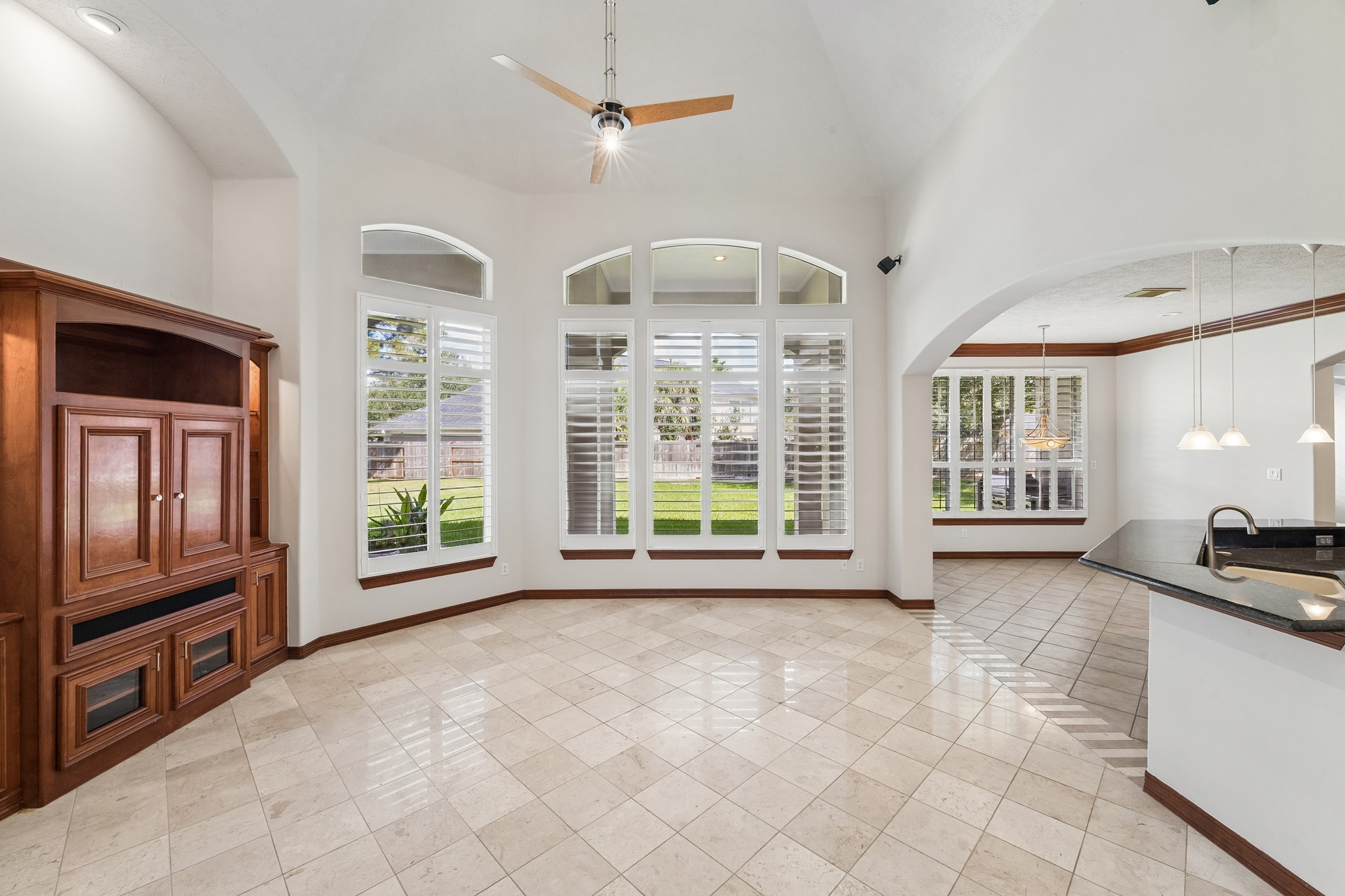 2731 Lakecrest Drive Property Photo 6