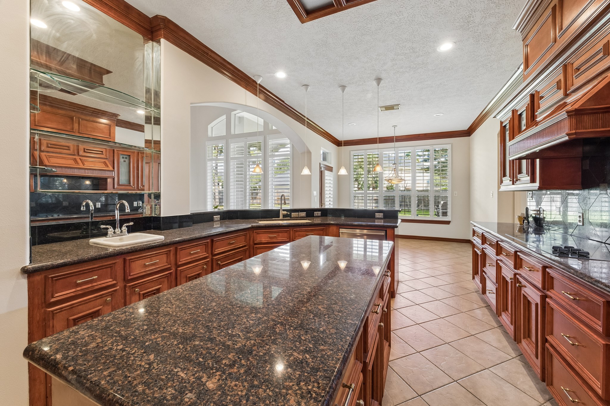 2731 Lakecrest Drive Property Photo 10