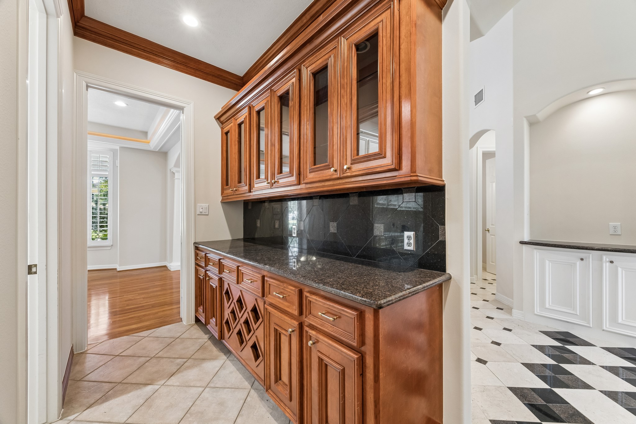 2731 Lakecrest Drive Property Photo 12